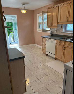 Photo 4 of 49 Janray Drive, Scarborough, Woburn — HOMEH
