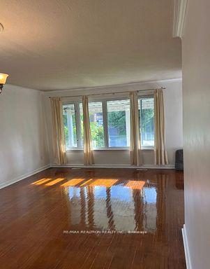 Photo 5 of 49 Janray Drive, Scarborough, Woburn — HOMEH