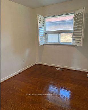 Photo 9 of 49 Janray Drive, Scarborough, Woburn — HOMEH