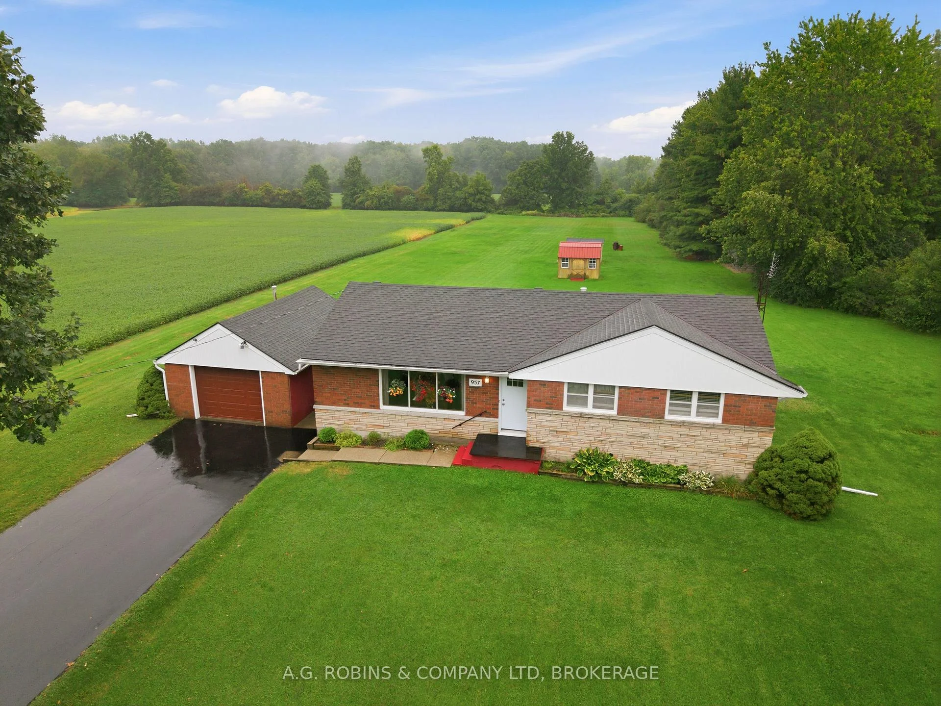 Photo 7 of 957 Ridge Road, Welland, Cooks Mills — HOMEH