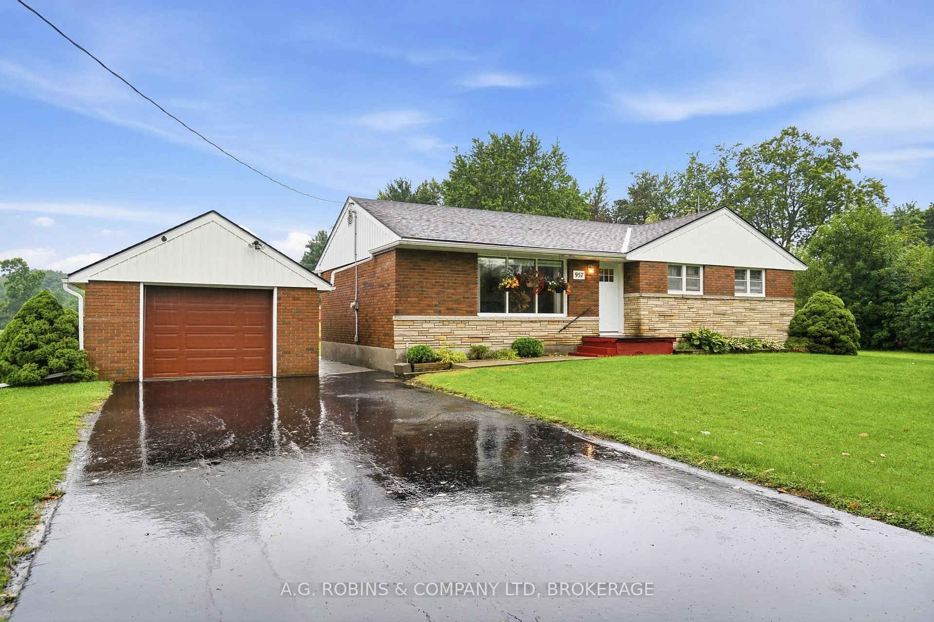 Photo 19 of 957 Ridge Road, Welland, Cooks Mills — HOMEH