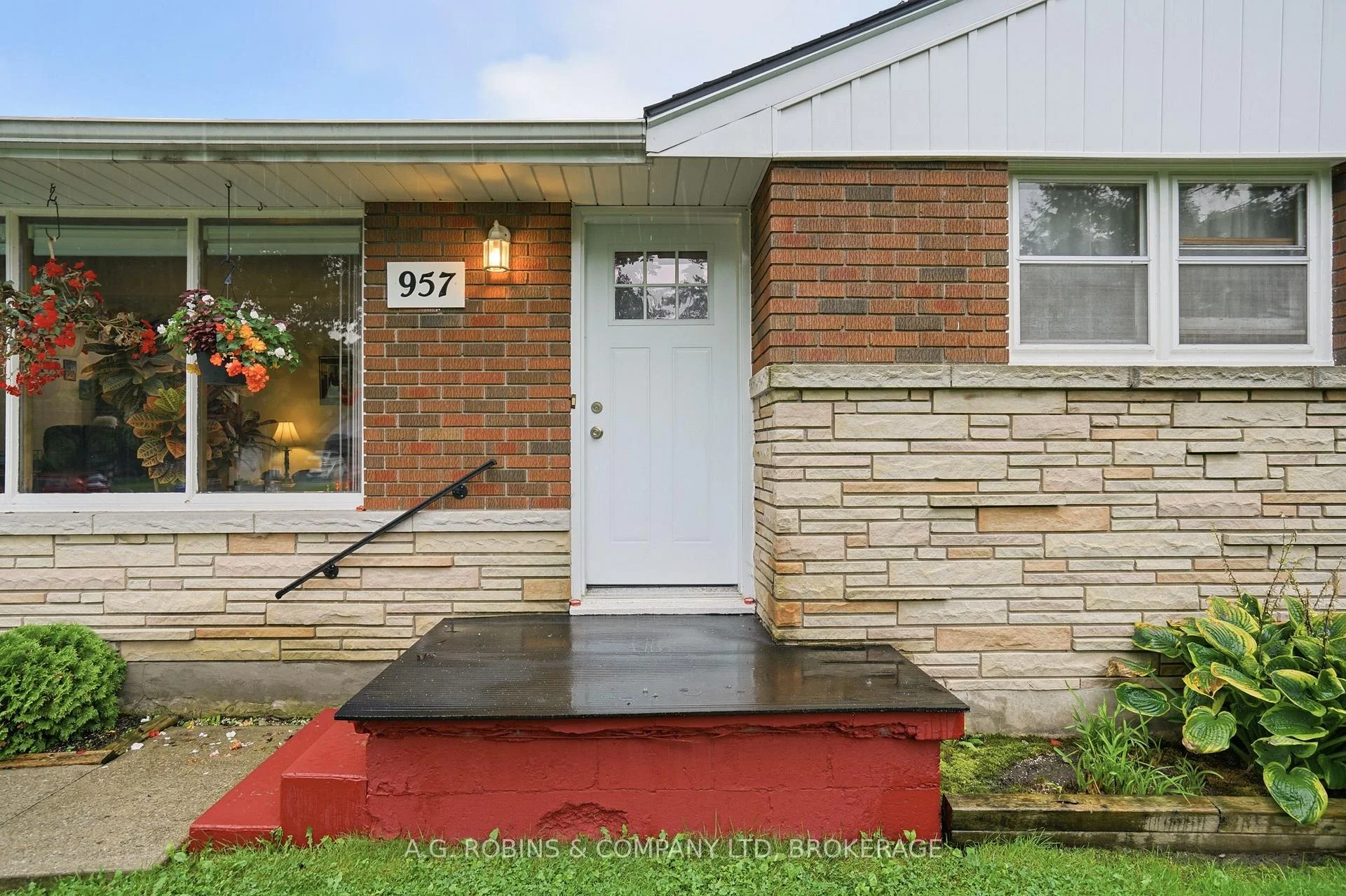 Photo 21 of 957 Ridge Road, Welland, Cooks Mills — HOMEH