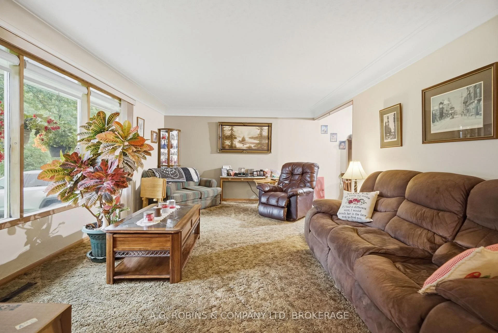 Photo 27 of 957 Ridge Road, Welland, Cooks Mills — HOMEH