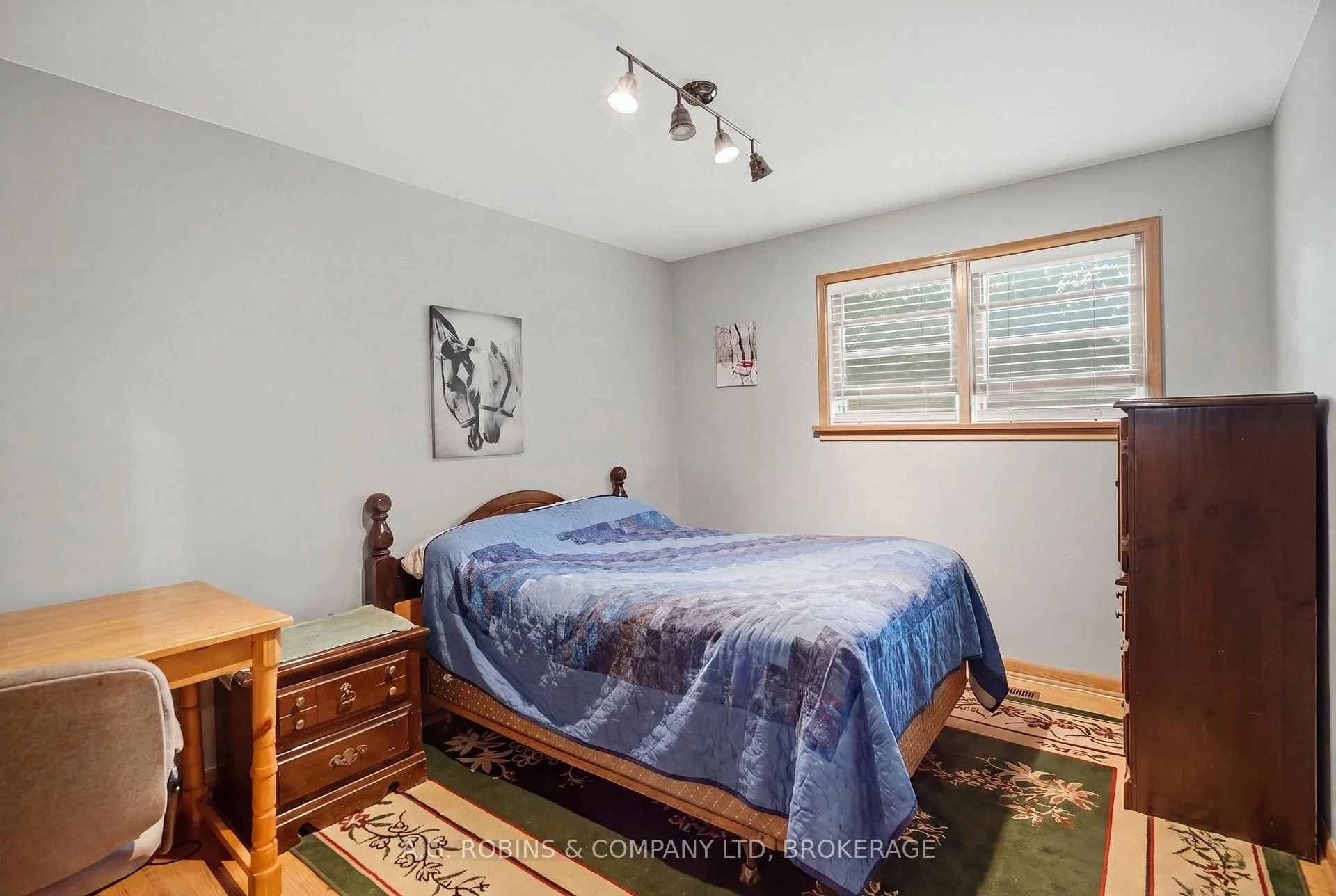 Photo 35 of 957 Ridge Road, Welland, Cooks Mills — HOMEH