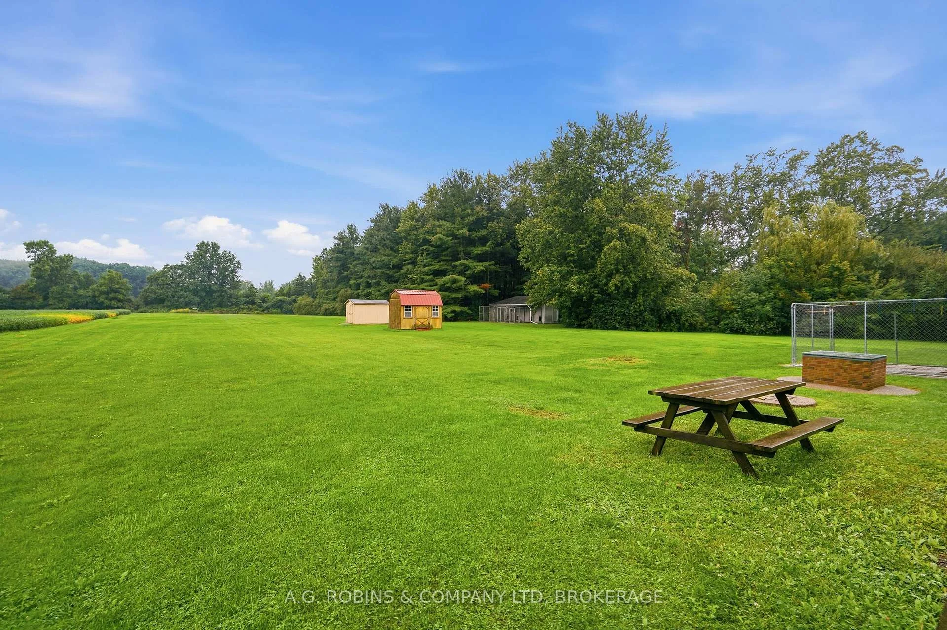 Photo 45 of 957 Ridge Road, Welland, Cooks Mills — HOMEH