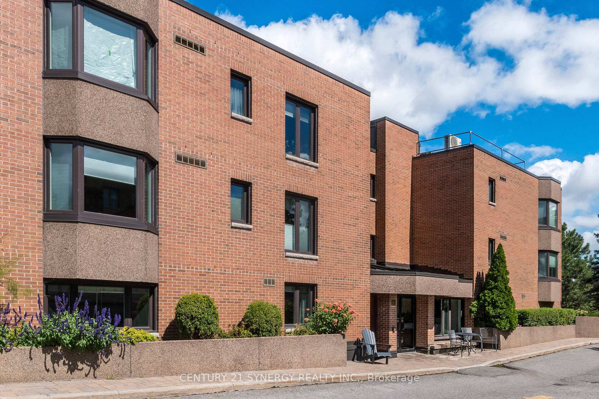 Photo 1 of Unit 38, 257 Botanica Private, Ottawa, Civic Hospital — HOMEH