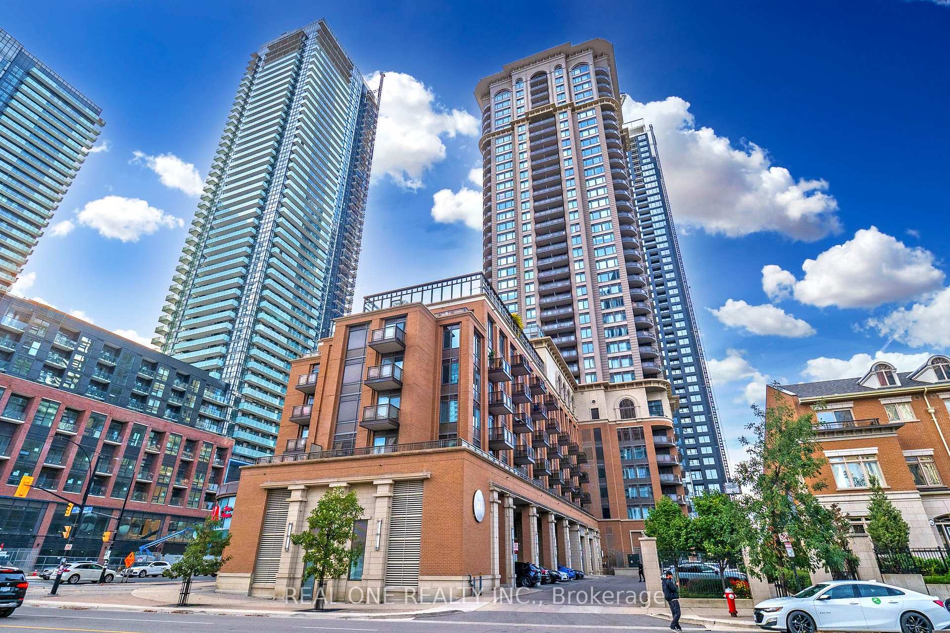 Front of Unit 3007, 385 Prince Of Wales Drive