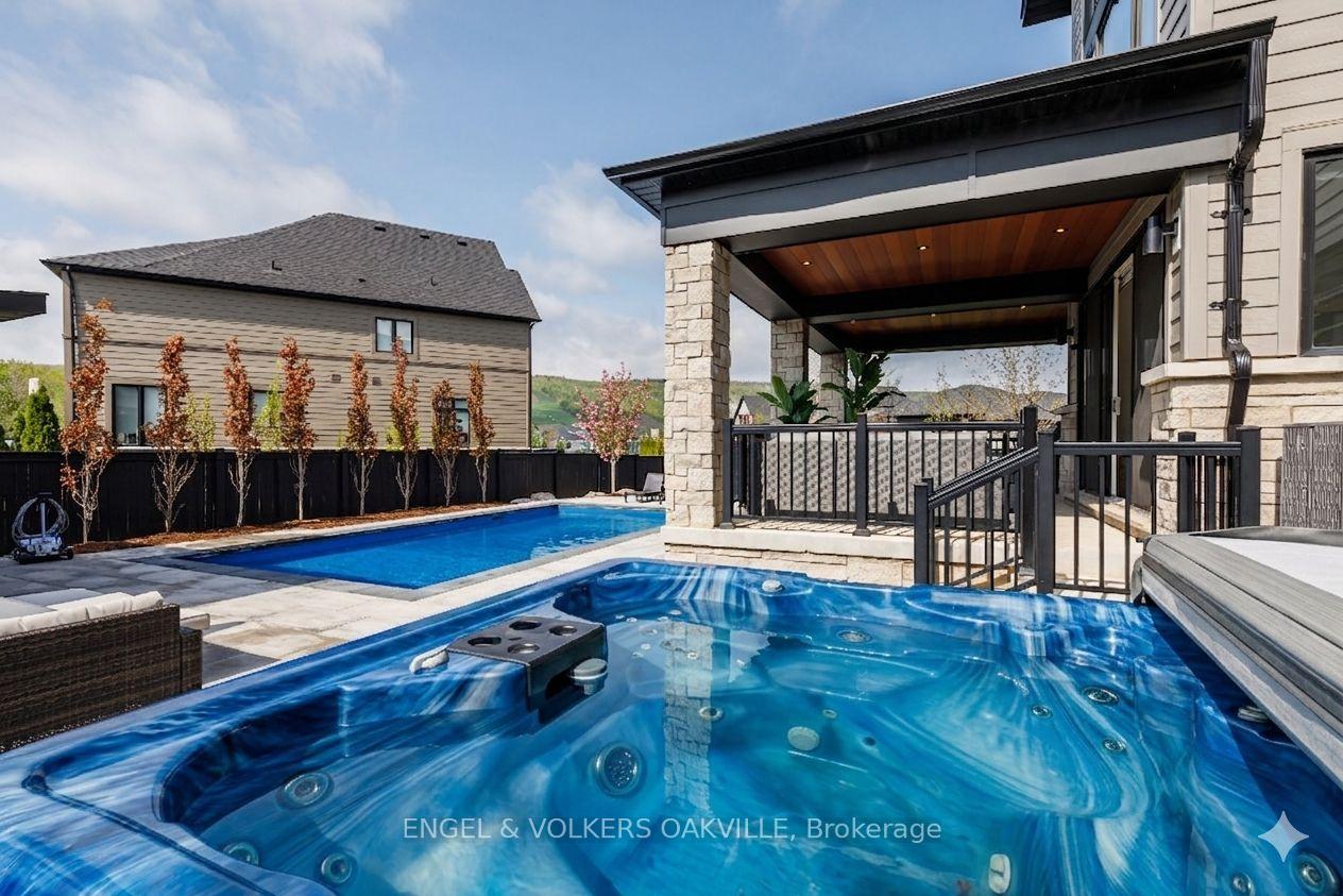 Photo 13 of 117 Stoneleigh Drive, Blue Mountains — HOMEH