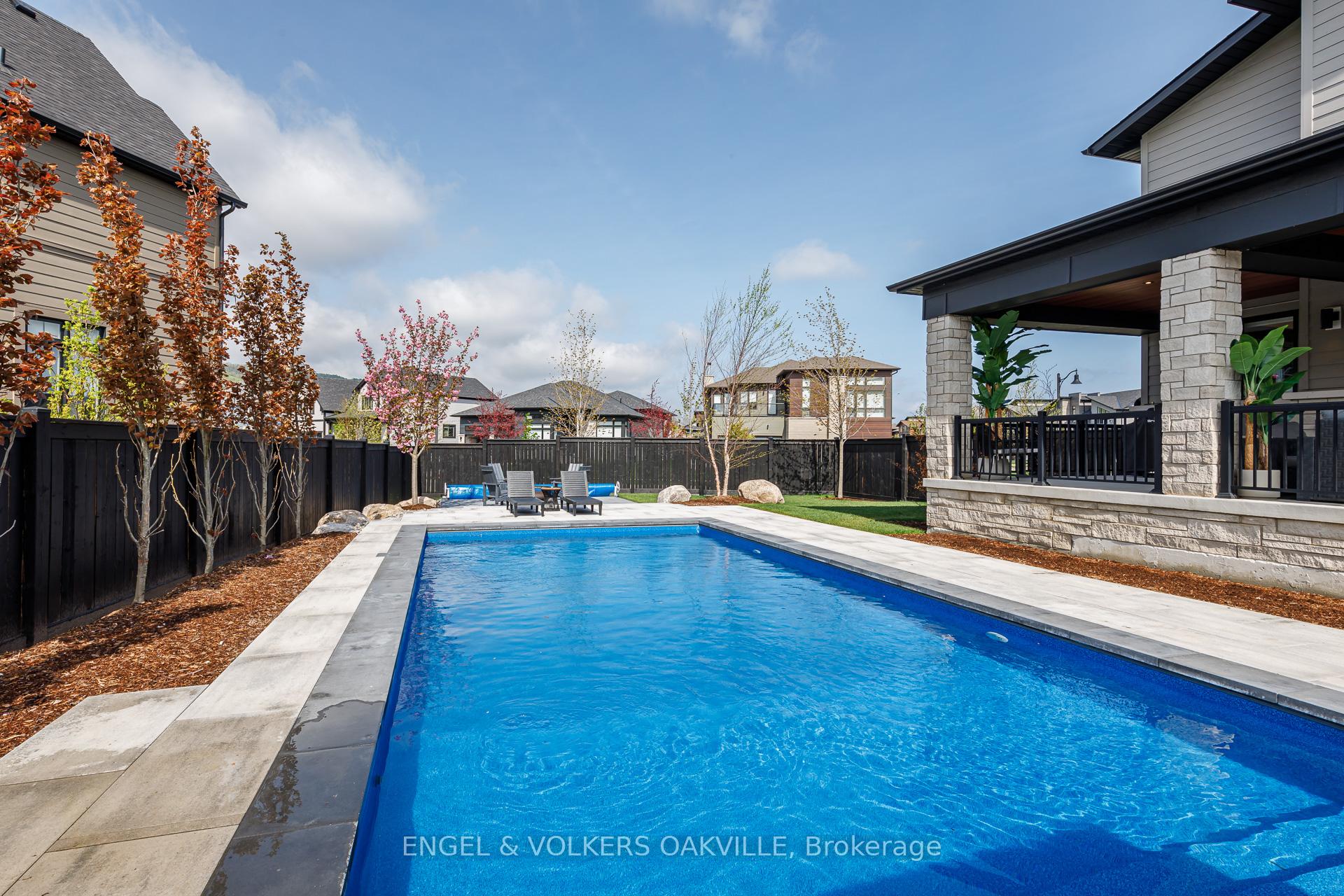 Photo 15 of 117 Stoneleigh Drive, Blue Mountains — HOMEH