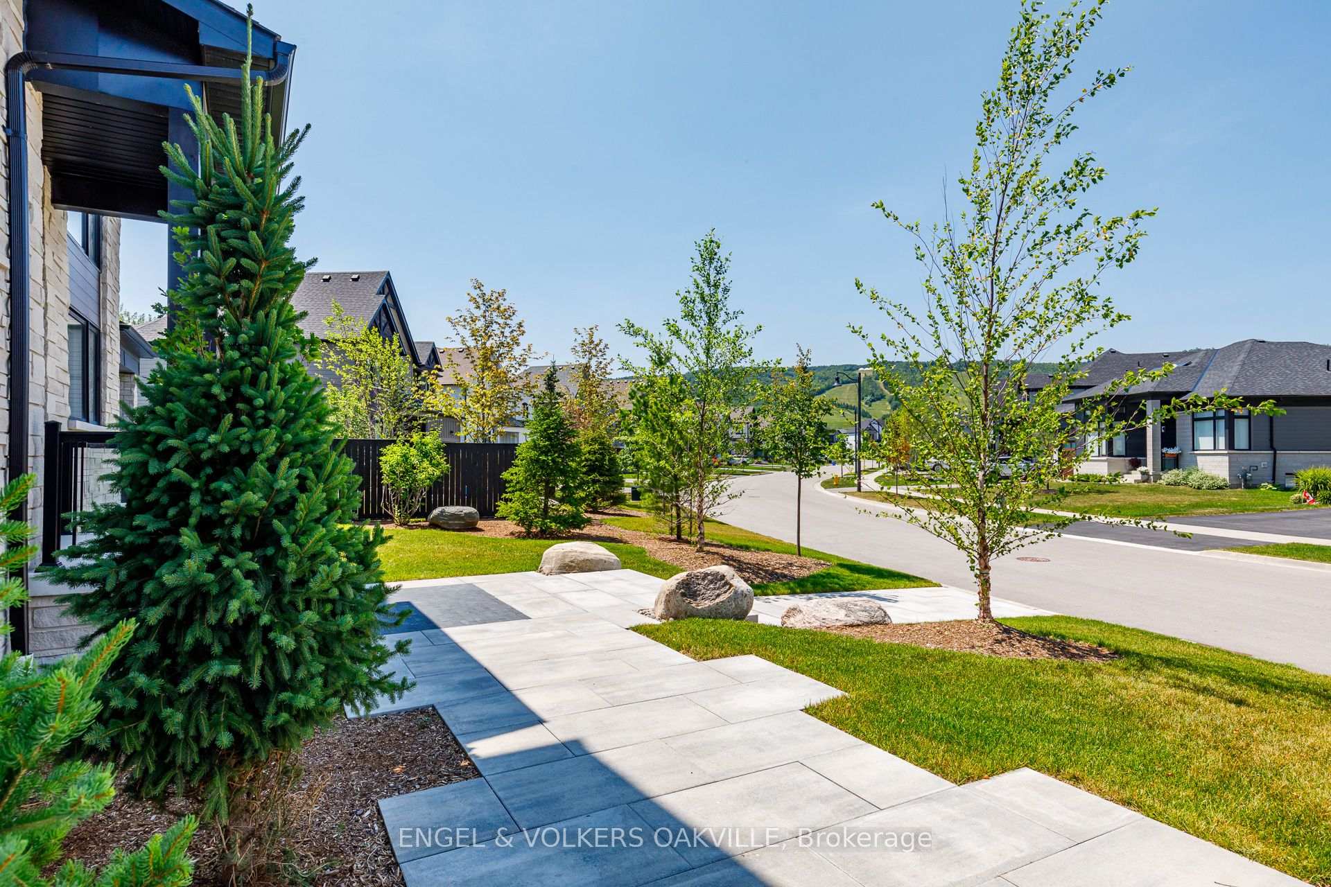 Photo 27 of 117 Stoneleigh Drive, Blue Mountains — HOMEH