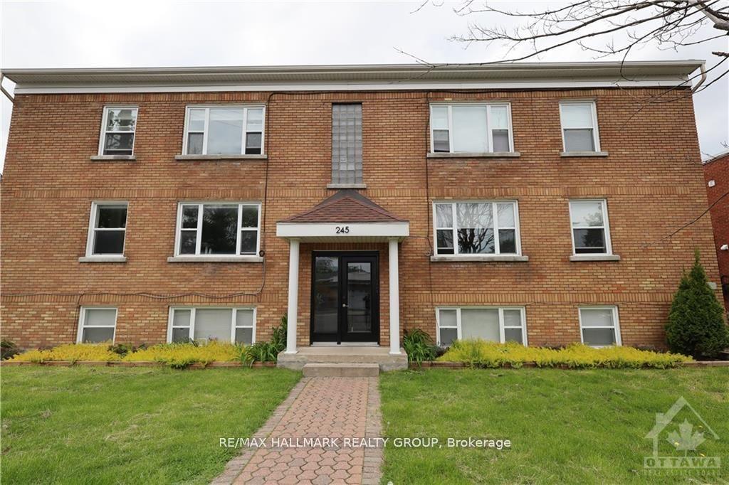 Front of Unit 7, 245 Des Peres Blancs Avenue