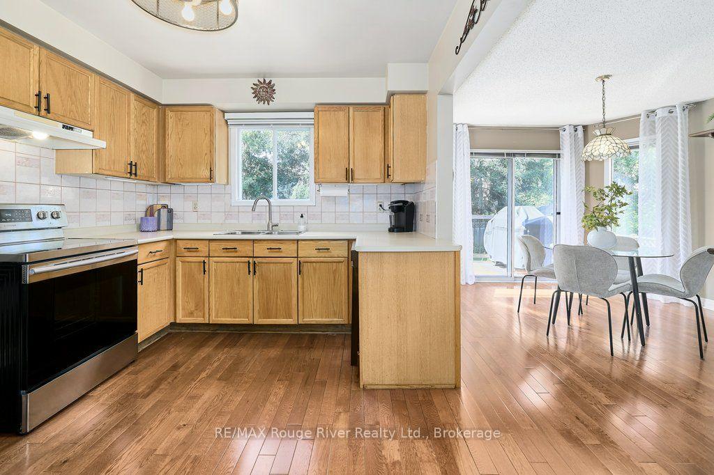Photo 16 of 939 Catskill Drive, Oshawa, Northglen — HOMEH