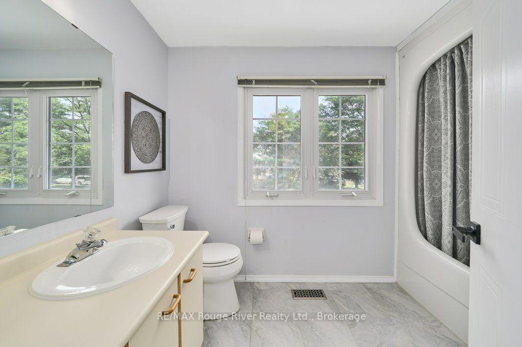 Photo 27 of 939 Catskill Drive, Oshawa, Northglen — HOMEH