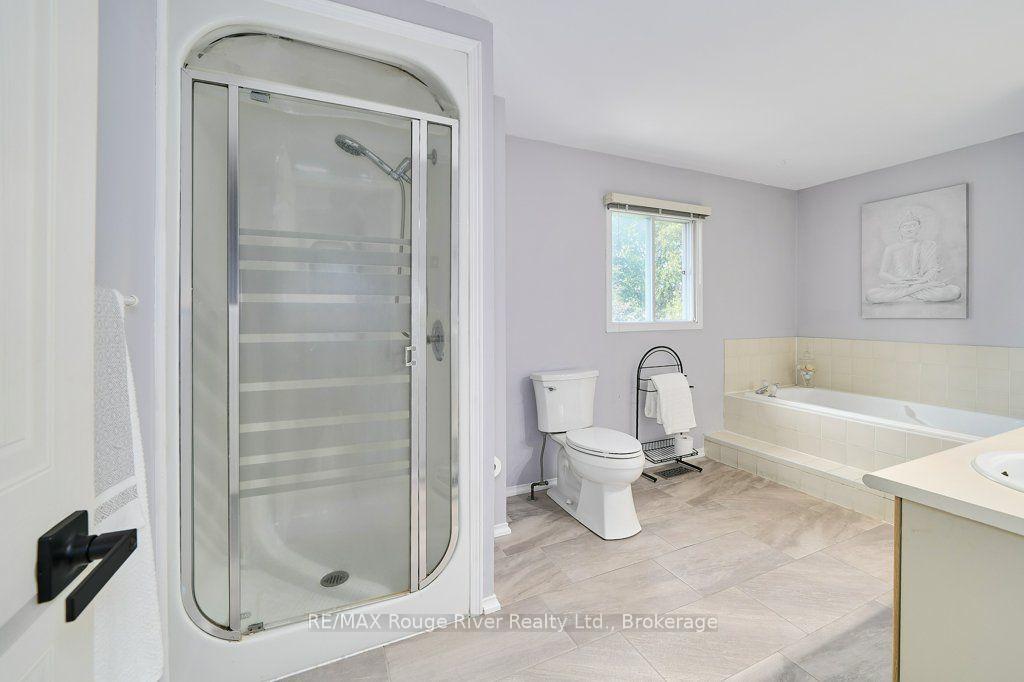 Photo 32 of 939 Catskill Drive, Oshawa, Northglen — HOMEH