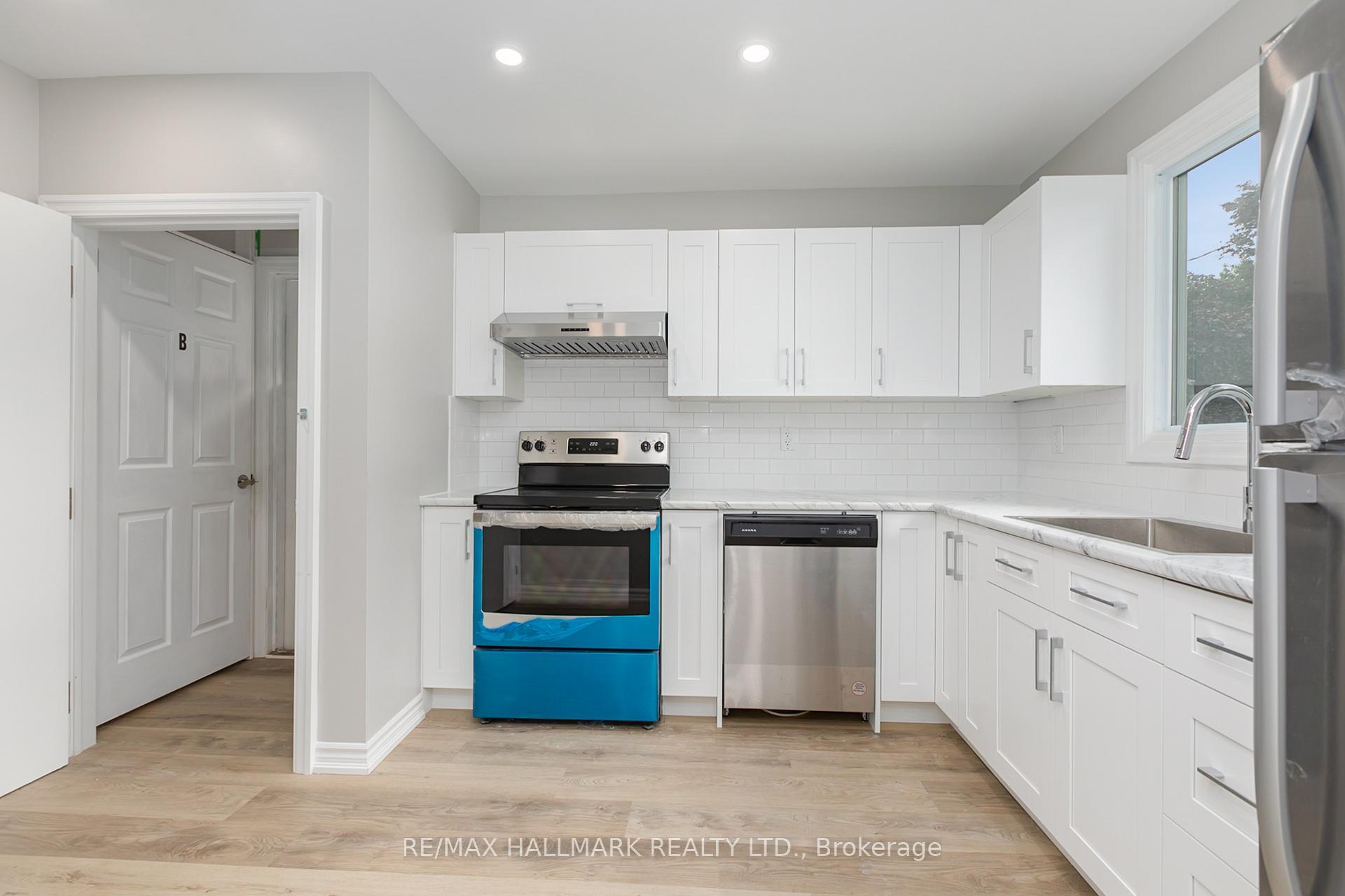 Photo 7 of Unit Upper, 201 High Street, Whitby, Downtown Whitby — HOMEH