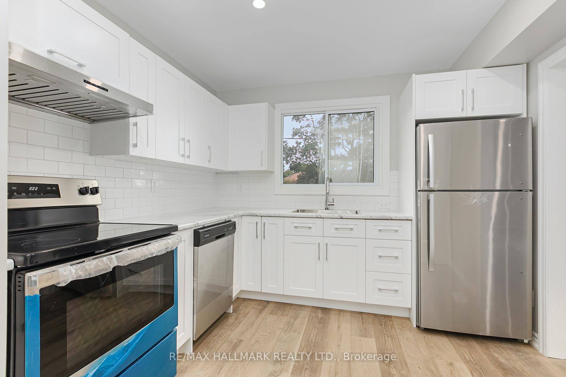 Photo 9 of Unit Upper, 201 High Street, Whitby, Downtown Whitby — HOMEH