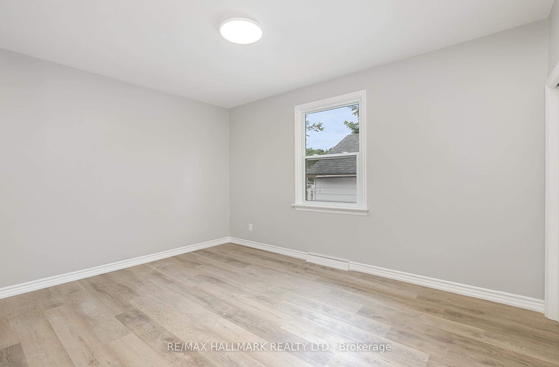 Photo 13 of Unit Upper, 201 High Street, Whitby, Downtown Whitby — HOMEH