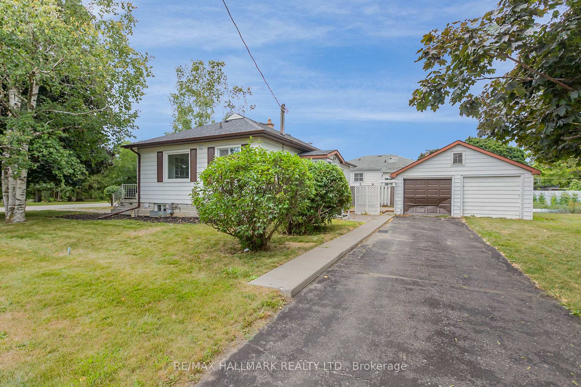 Photo 18 of Unit Upper, 201 High Street, Whitby, Downtown Whitby — HOMEH