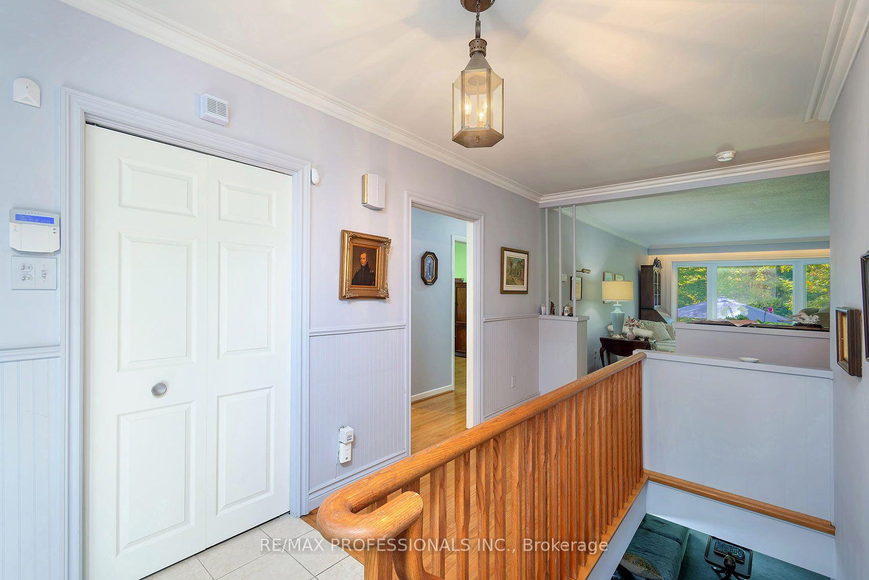Photo 8 of 17 Clearside Place, Etobicoke, Markland Wood — HOMEH