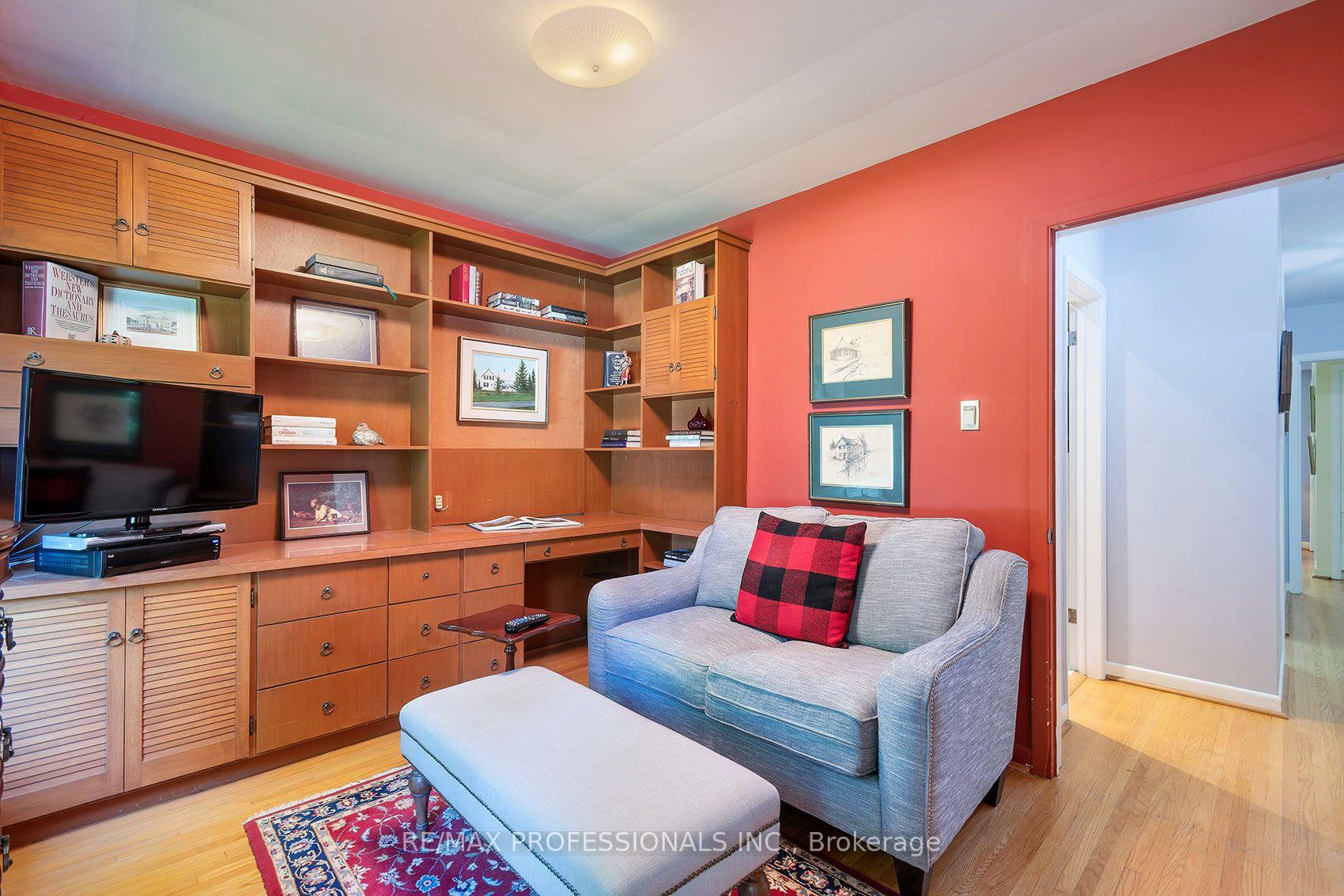 Photo 21 of 17 Clearside Place, Etobicoke, Markland Wood — HOMEH