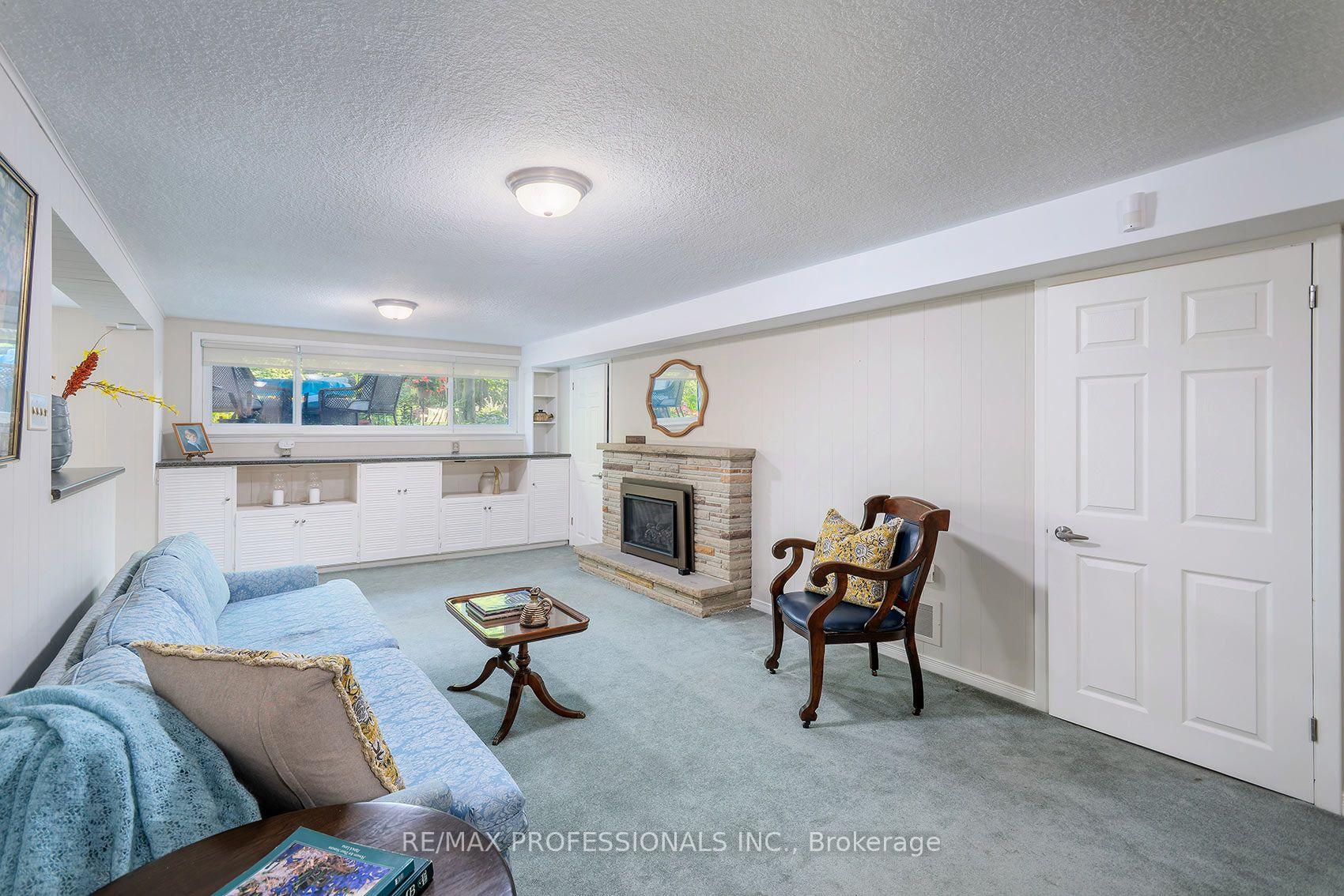 Photo 26 of 17 Clearside Place, Etobicoke, Markland Wood — HOMEH