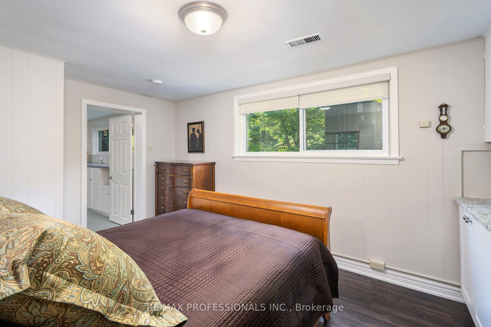 Photo 30 of 17 Clearside Place, Etobicoke, Markland Wood — HOMEH