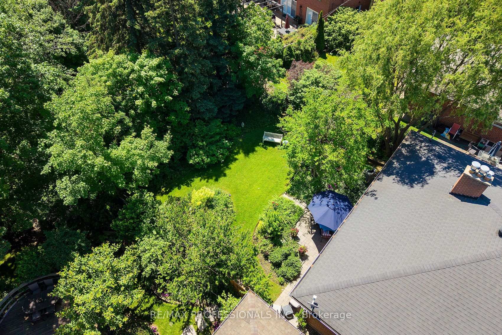 Photo 40 of 17 Clearside Place, Etobicoke, Markland Wood — HOMEH