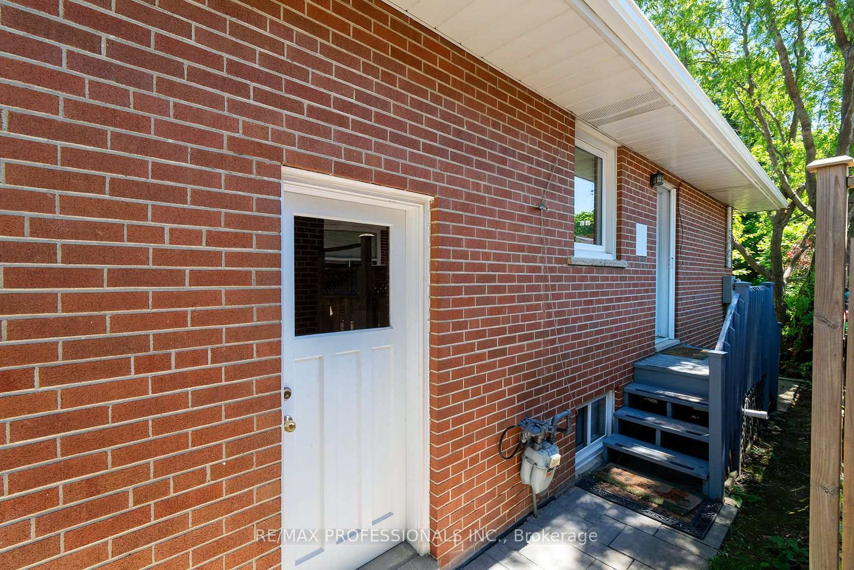 Photo 44 of 17 Clearside Place, Etobicoke, Markland Wood — HOMEH