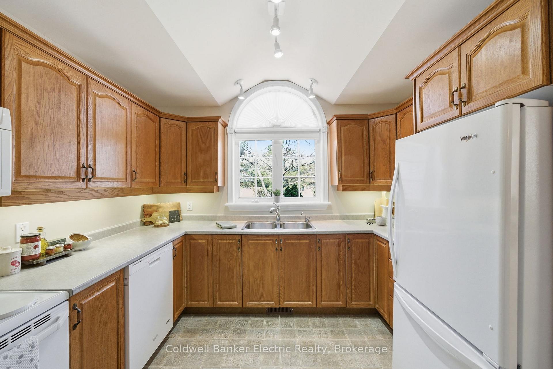 Photo 6 of Unit 40, 300 Franmor Drive, Peterborough, Ashburnham Ward 4 — HOMEH