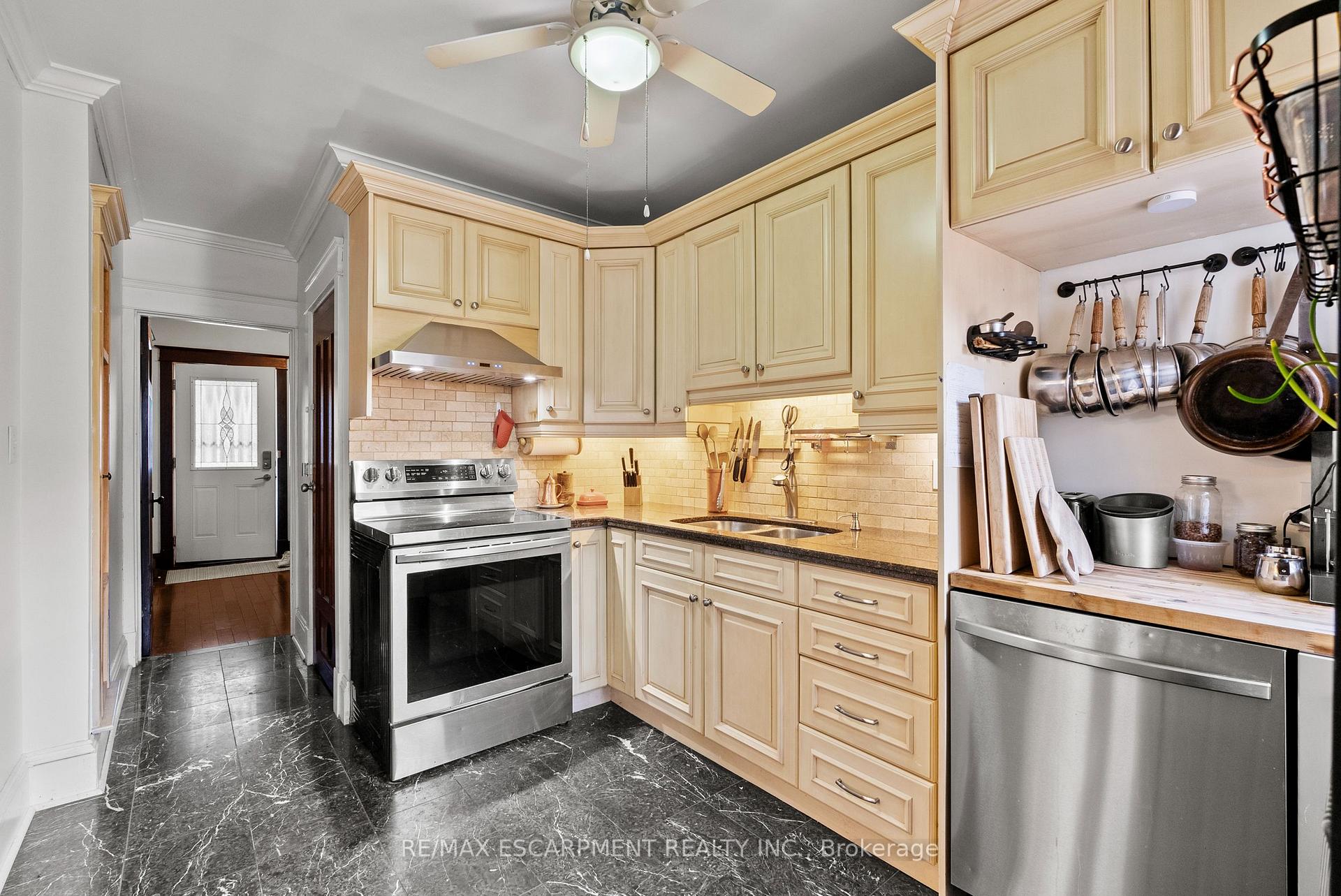 Photo 14 of 260 Stinson Crescent, Hamilton, St. Clair — HOMEH