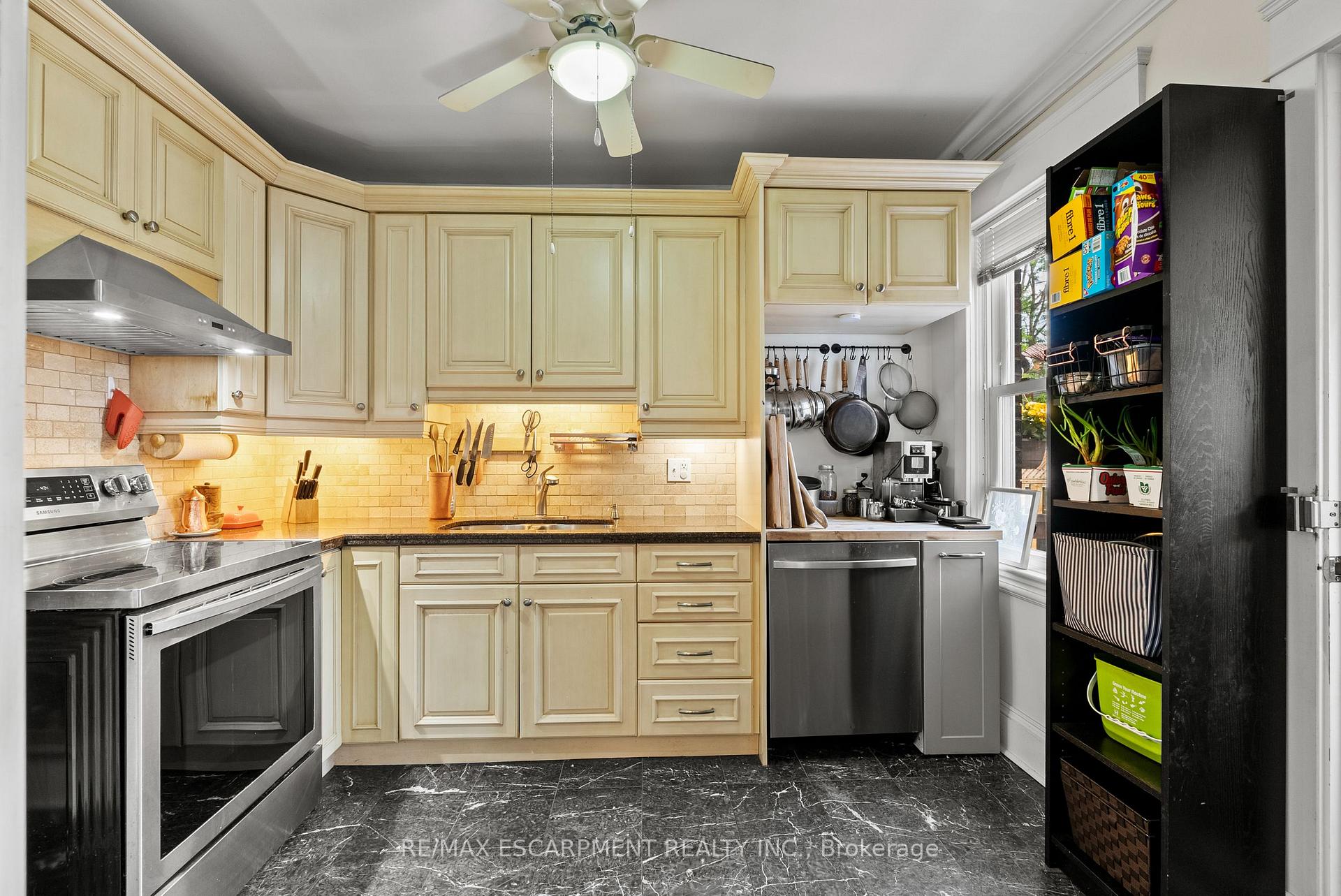 Photo 15 of 260 Stinson Crescent, Hamilton, St. Clair — HOMEH