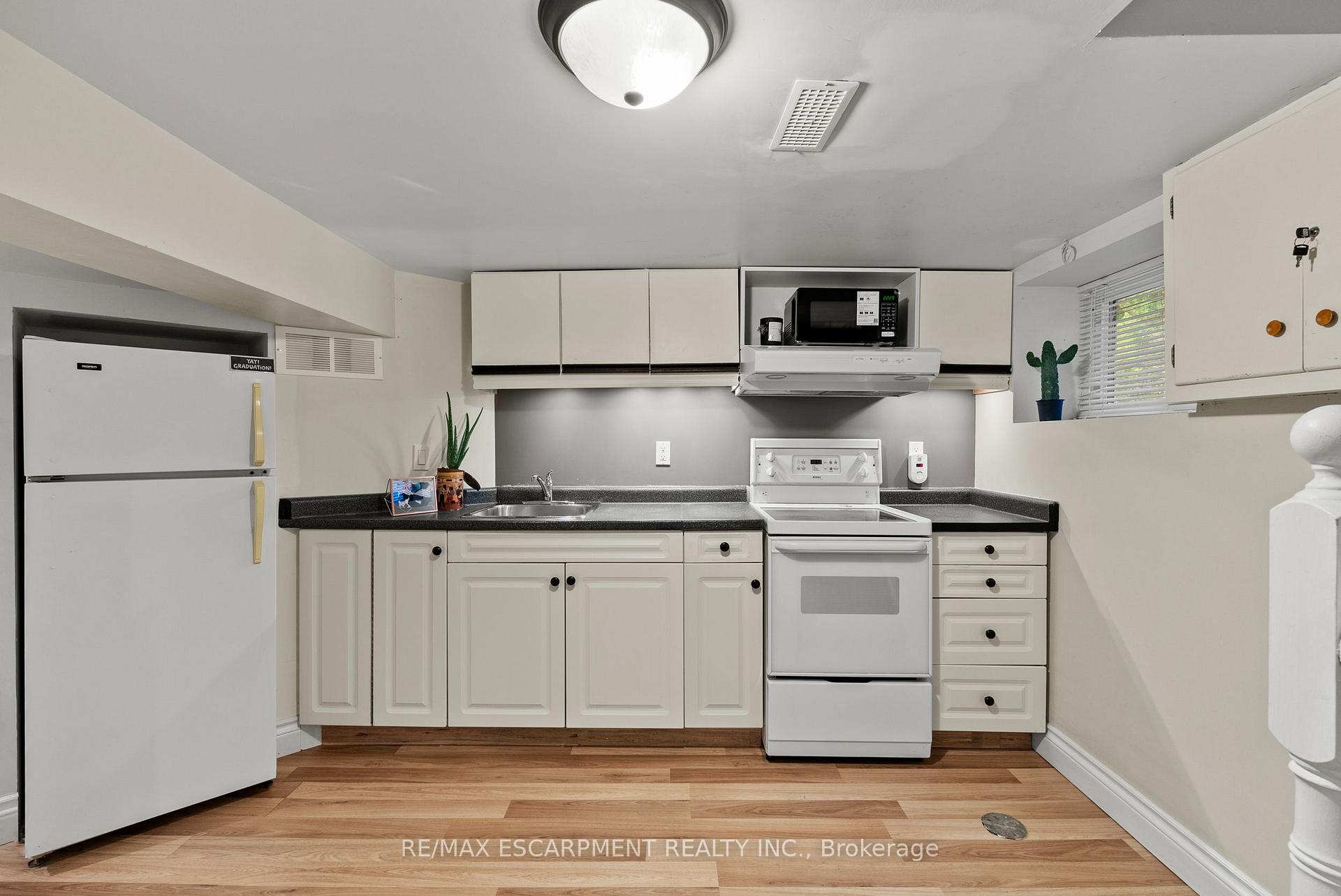 Photo 31 of 260 Stinson Crescent, Hamilton, St. Clair — HOMEH