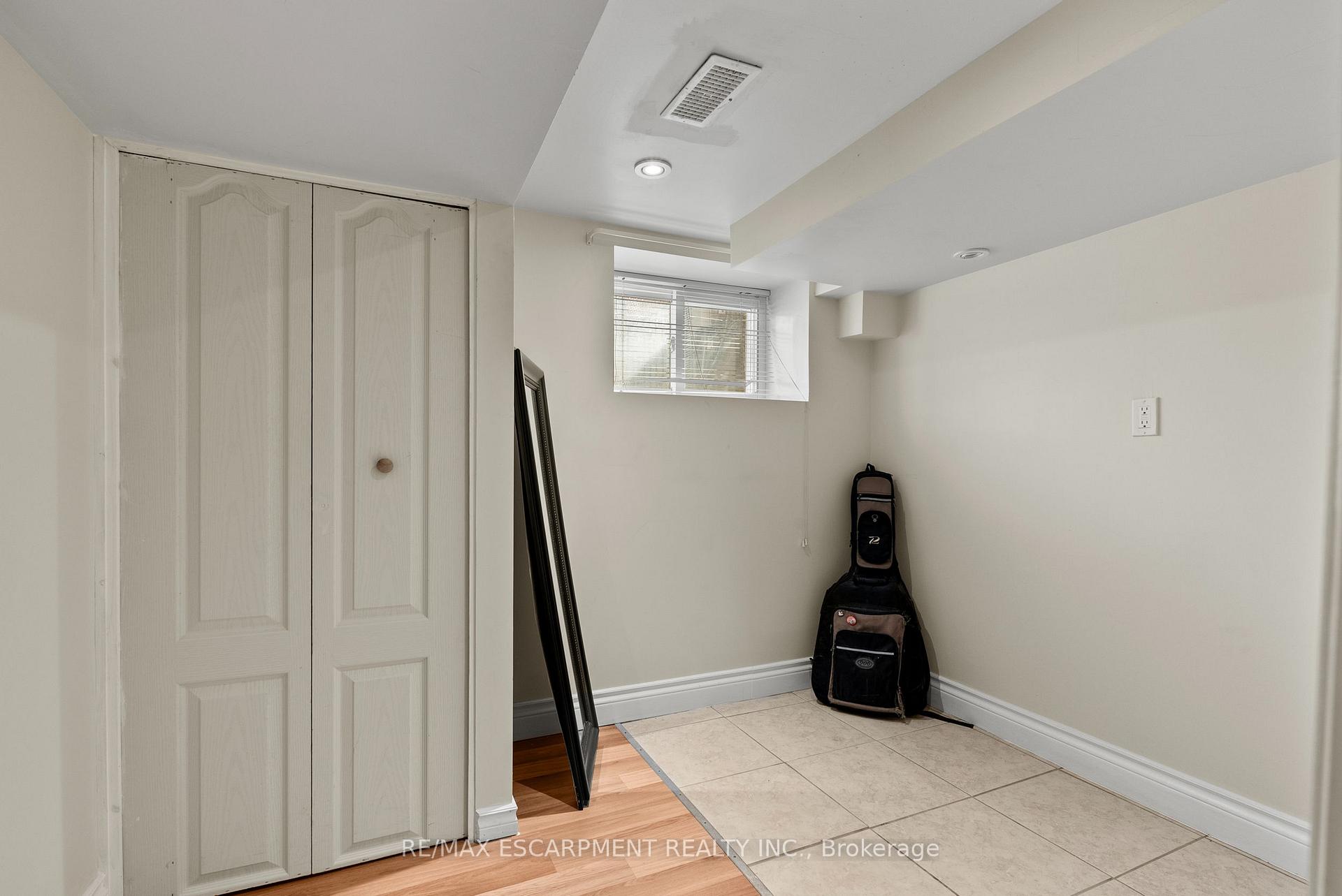 Photo 34 of 260 Stinson Crescent, Hamilton, St. Clair — HOMEH