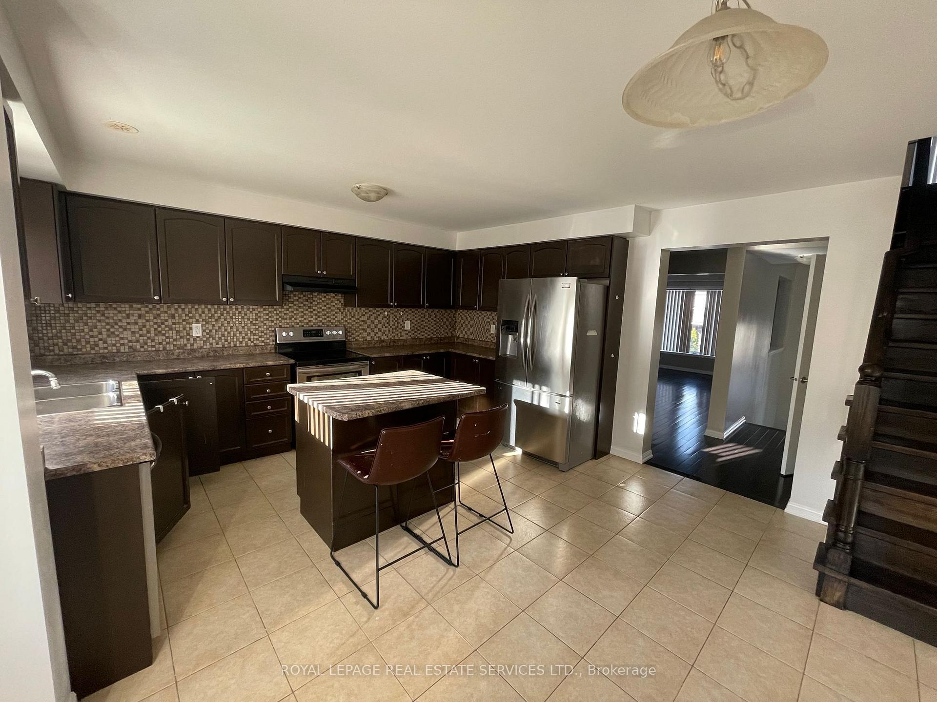 Photo 12 of 7 Bevington Road, Brampton, Northwest Brampton — HOMEH