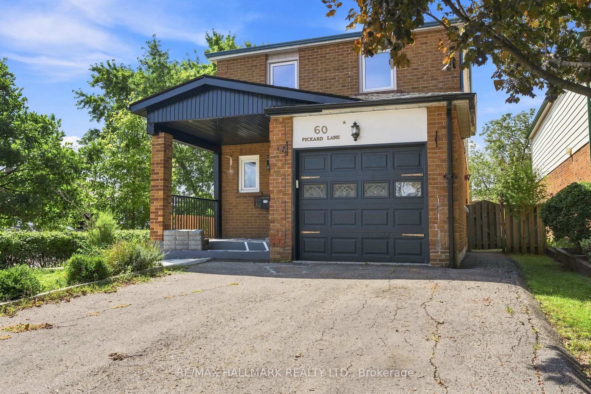 Photo 4 of 60 Pickard Lane, Brampton, Fletcher's West — HOMEH