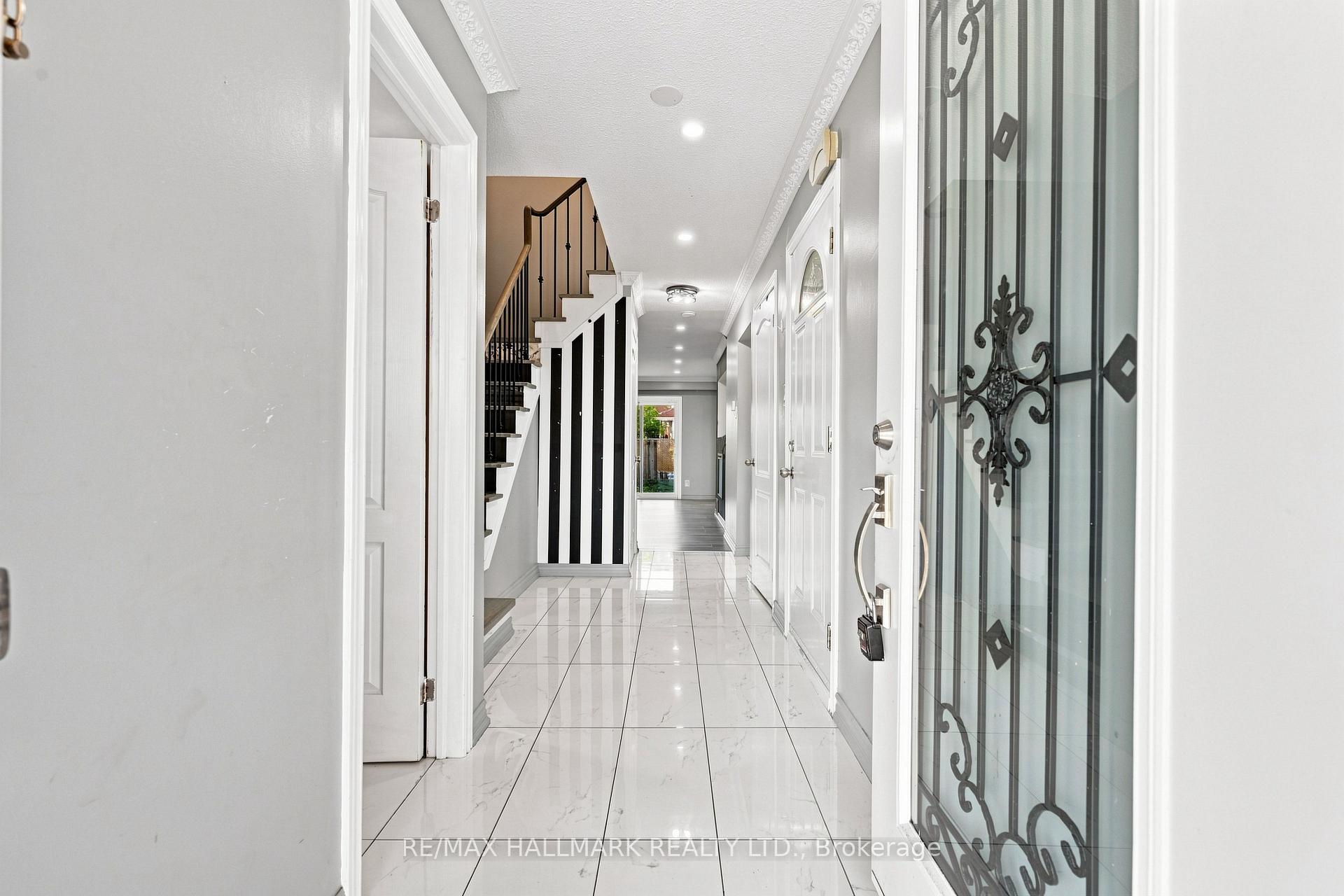 Photo 5 of 60 Pickard Lane, Brampton, Fletcher's West — HOMEH