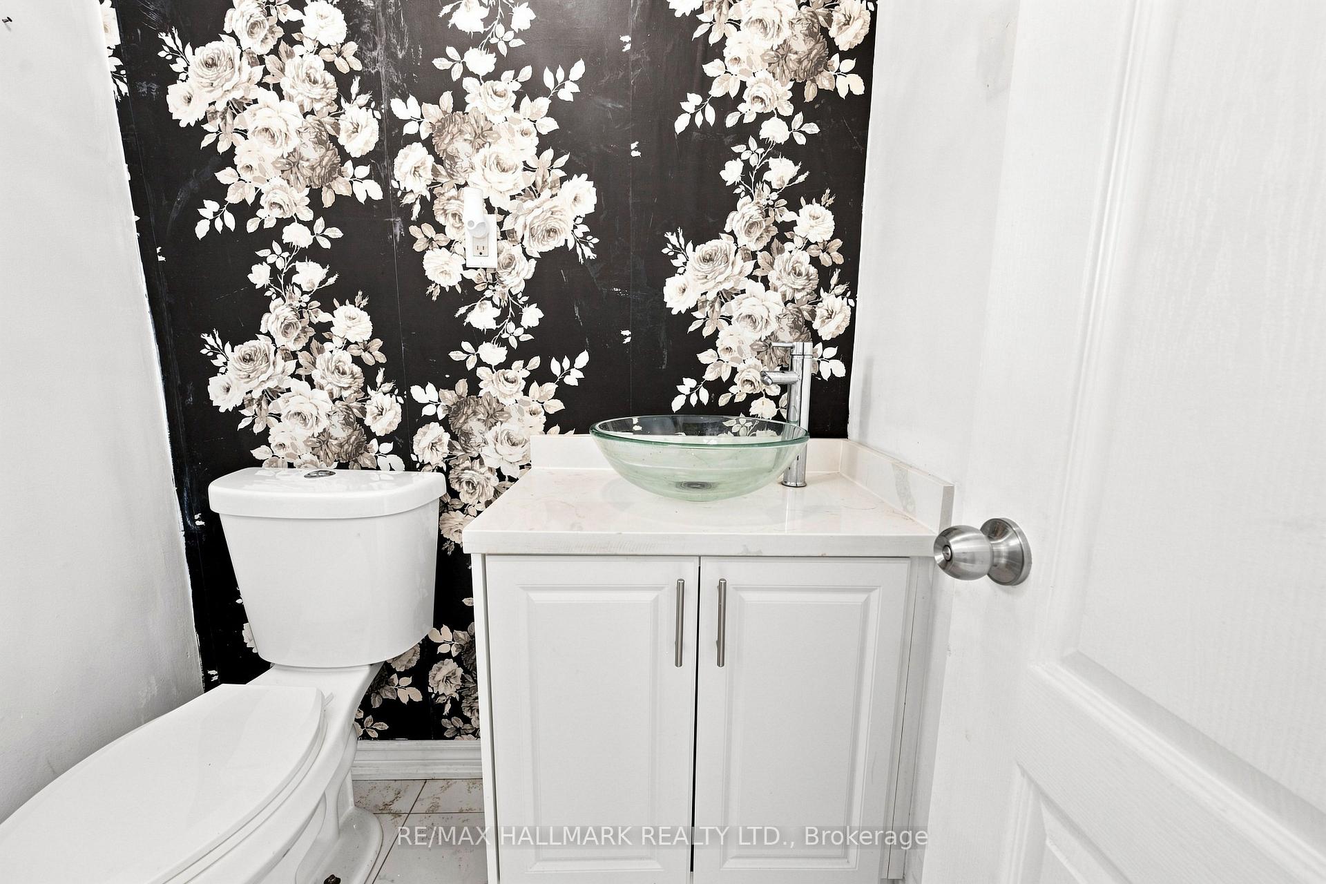 Photo 7 of 60 Pickard Lane, Brampton, Fletcher's West — HOMEH
