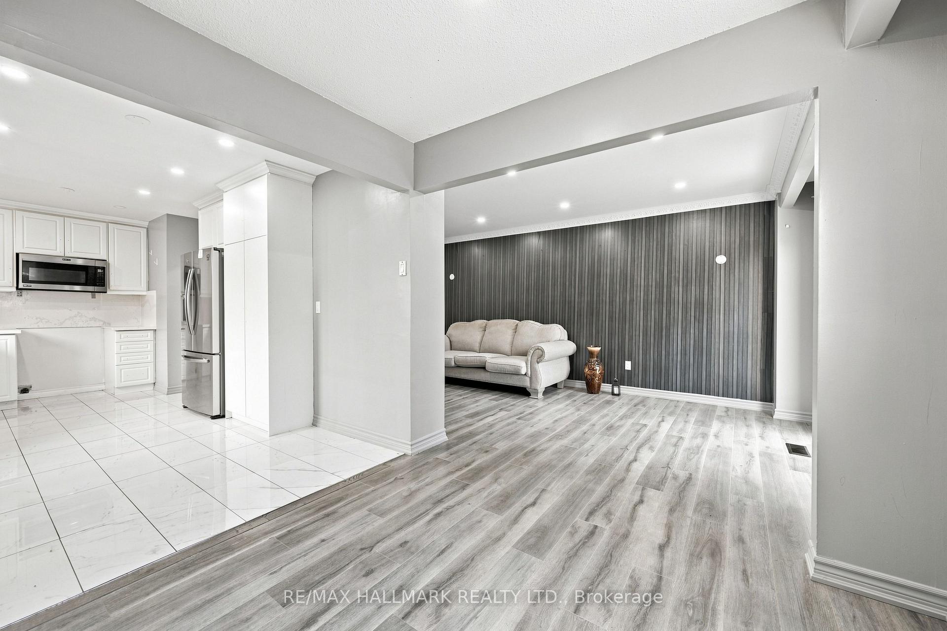 Photo 15 of 60 Pickard Lane, Brampton, Fletcher's West — HOMEH
