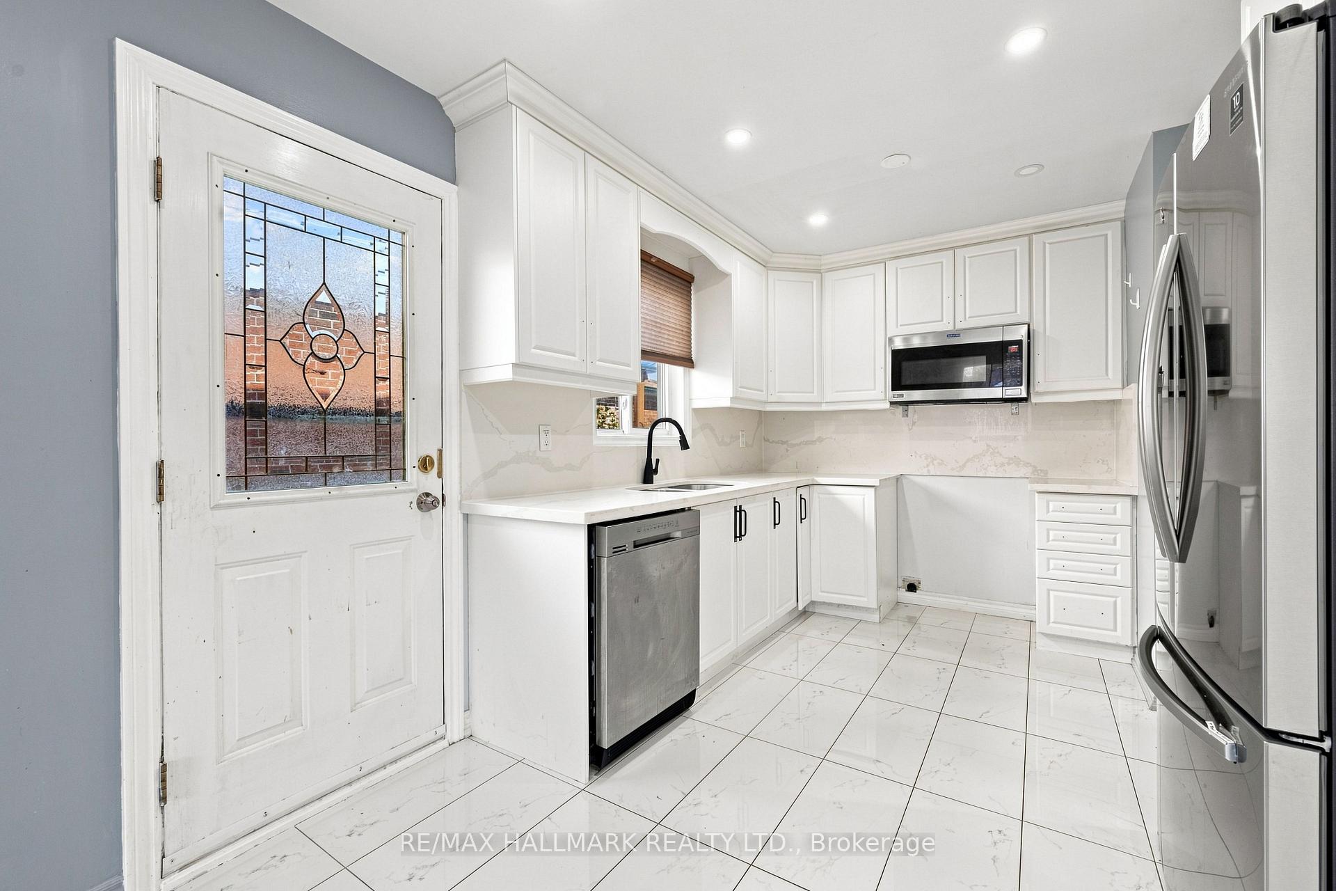 Photo 19 of 60 Pickard Lane, Brampton, Fletcher's West — HOMEH