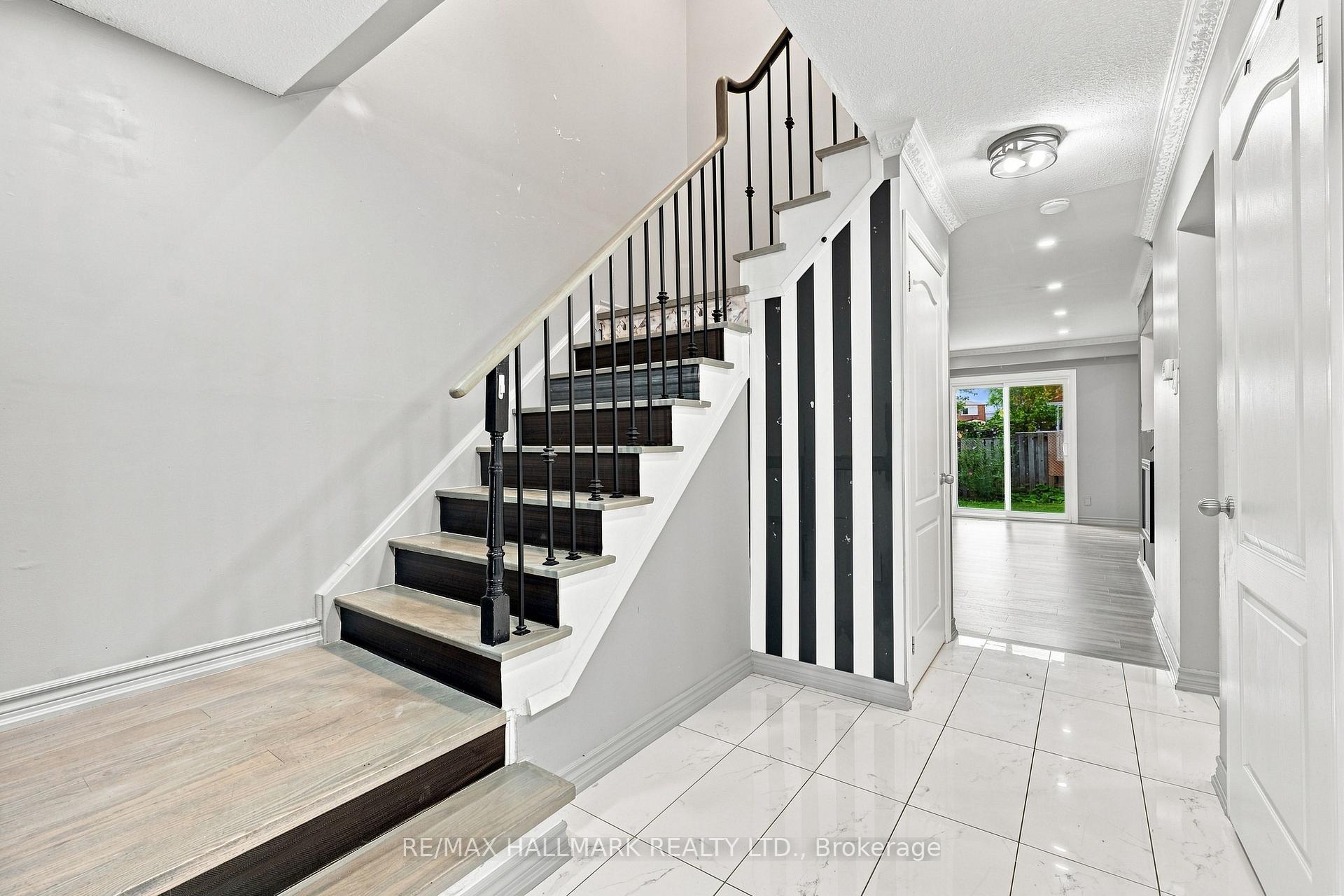 Photo 23 of 60 Pickard Lane, Brampton, Fletcher's West — HOMEH