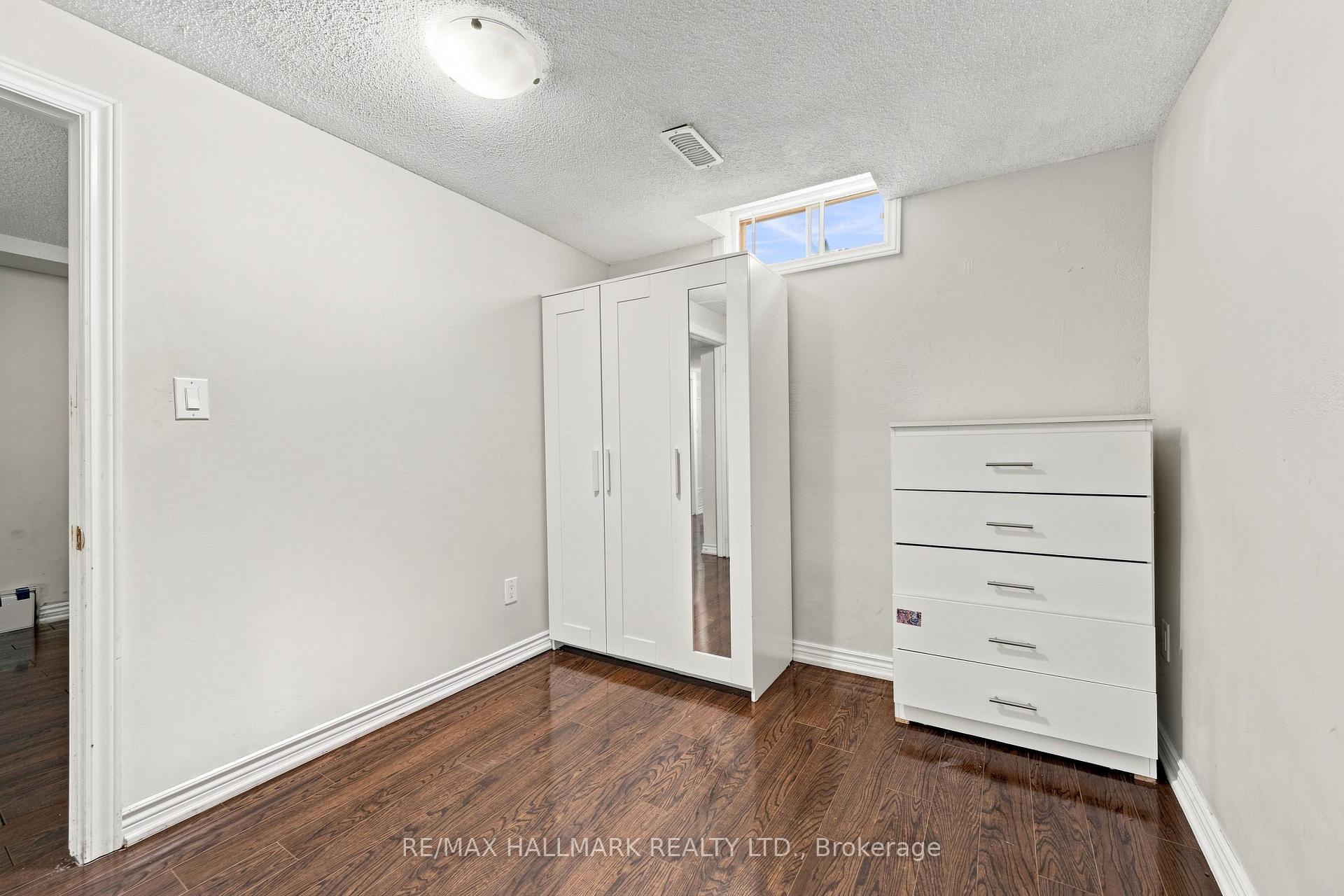 Photo 38 of 60 Pickard Lane, Brampton, Fletcher's West — HOMEH