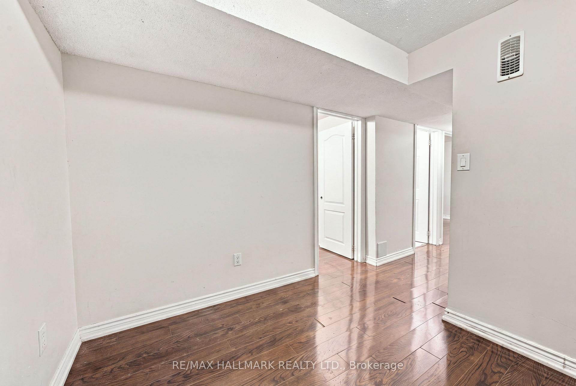 Photo 39 of 60 Pickard Lane, Brampton, Fletcher's West — HOMEH