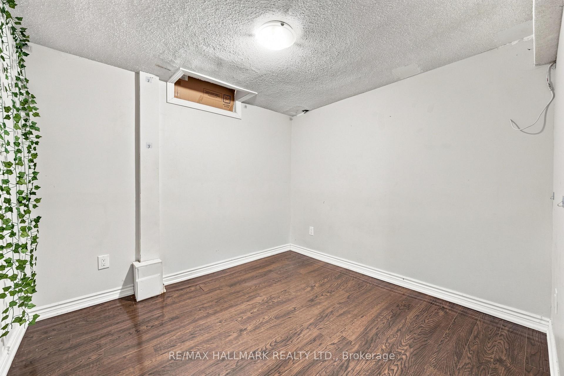 Photo 42 of 60 Pickard Lane, Brampton, Fletcher's West — HOMEH