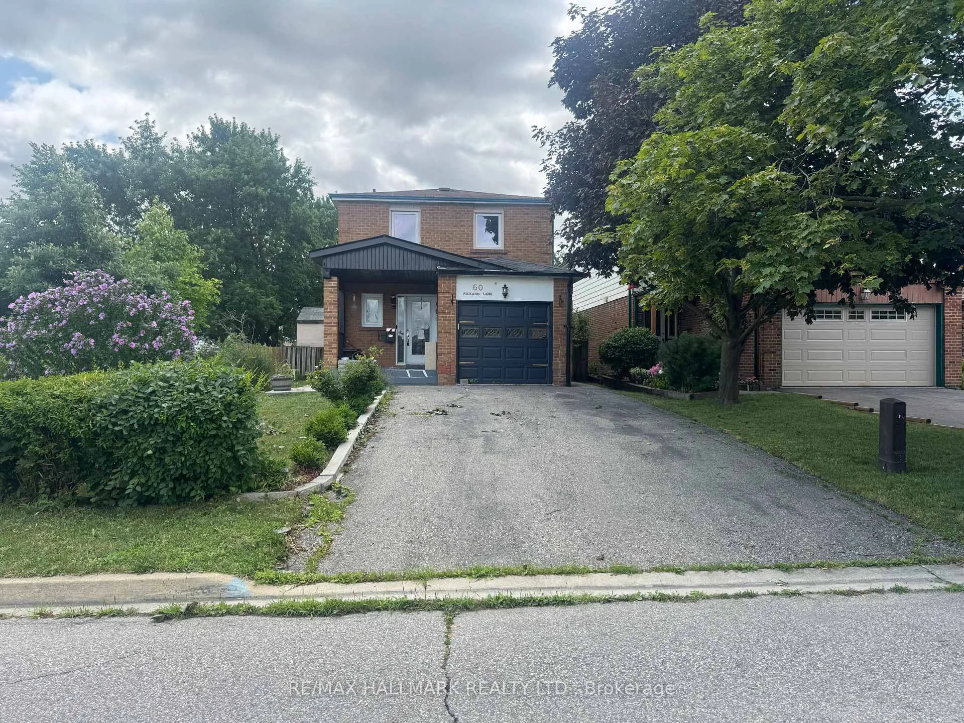 Photo 2 of 60 Pickard Lane, Brampton, Fletcher's West — HOMEH