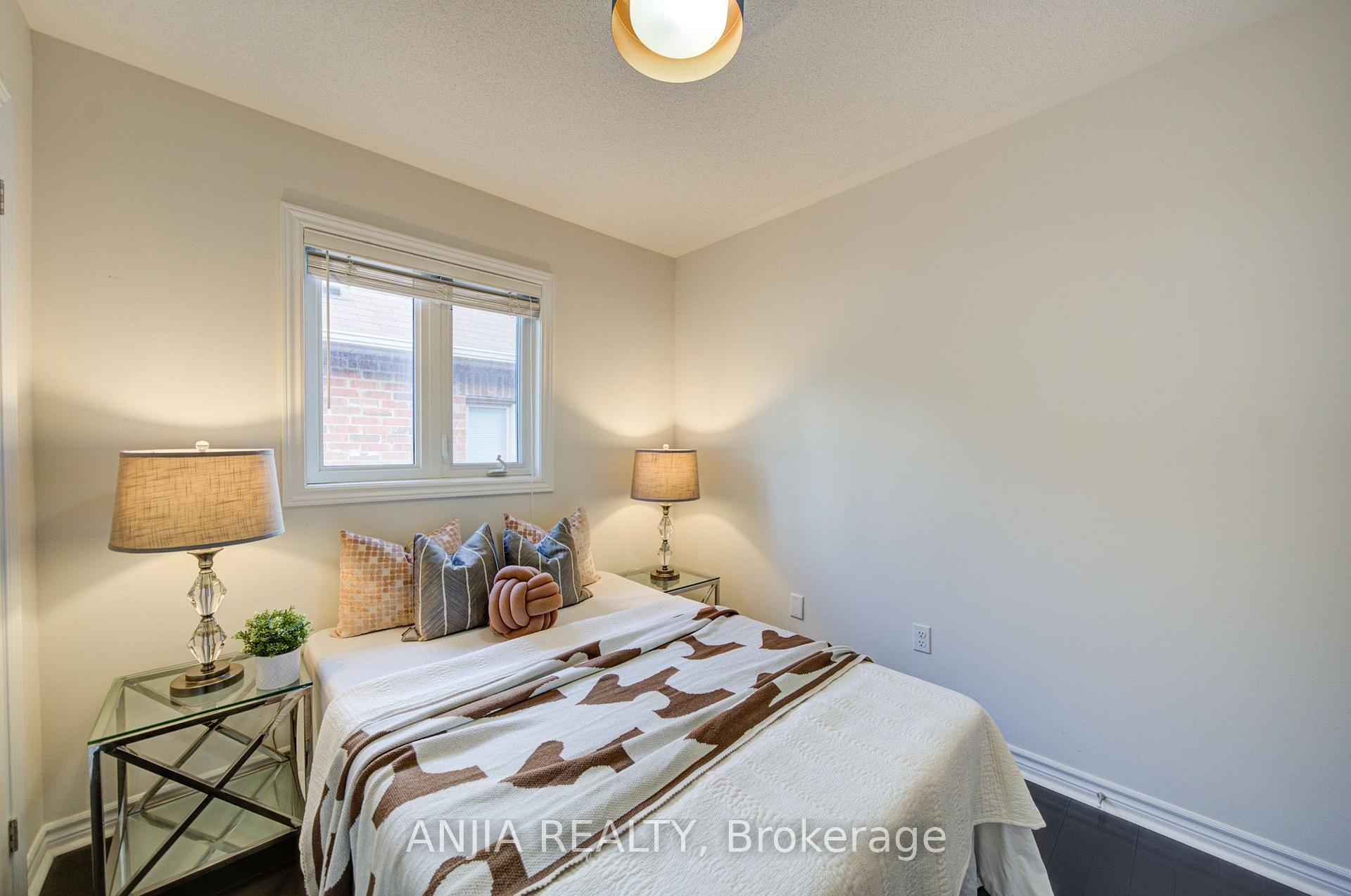 Photo 32 of 92 Carolina Rose Crescent, Markham, Wismer — HOMEH