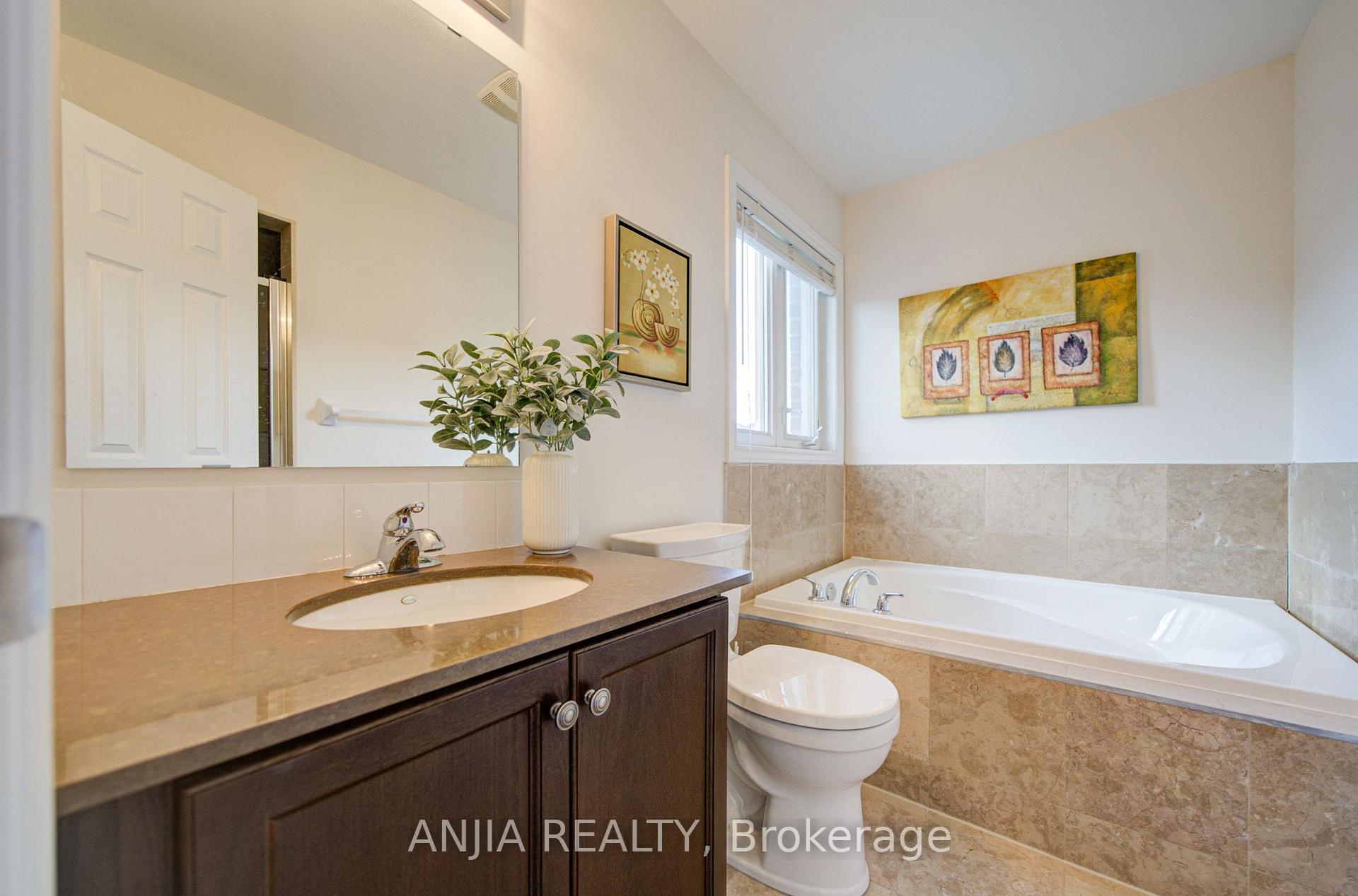 Photo 33 of 92 Carolina Rose Crescent, Markham, Wismer — HOMEH