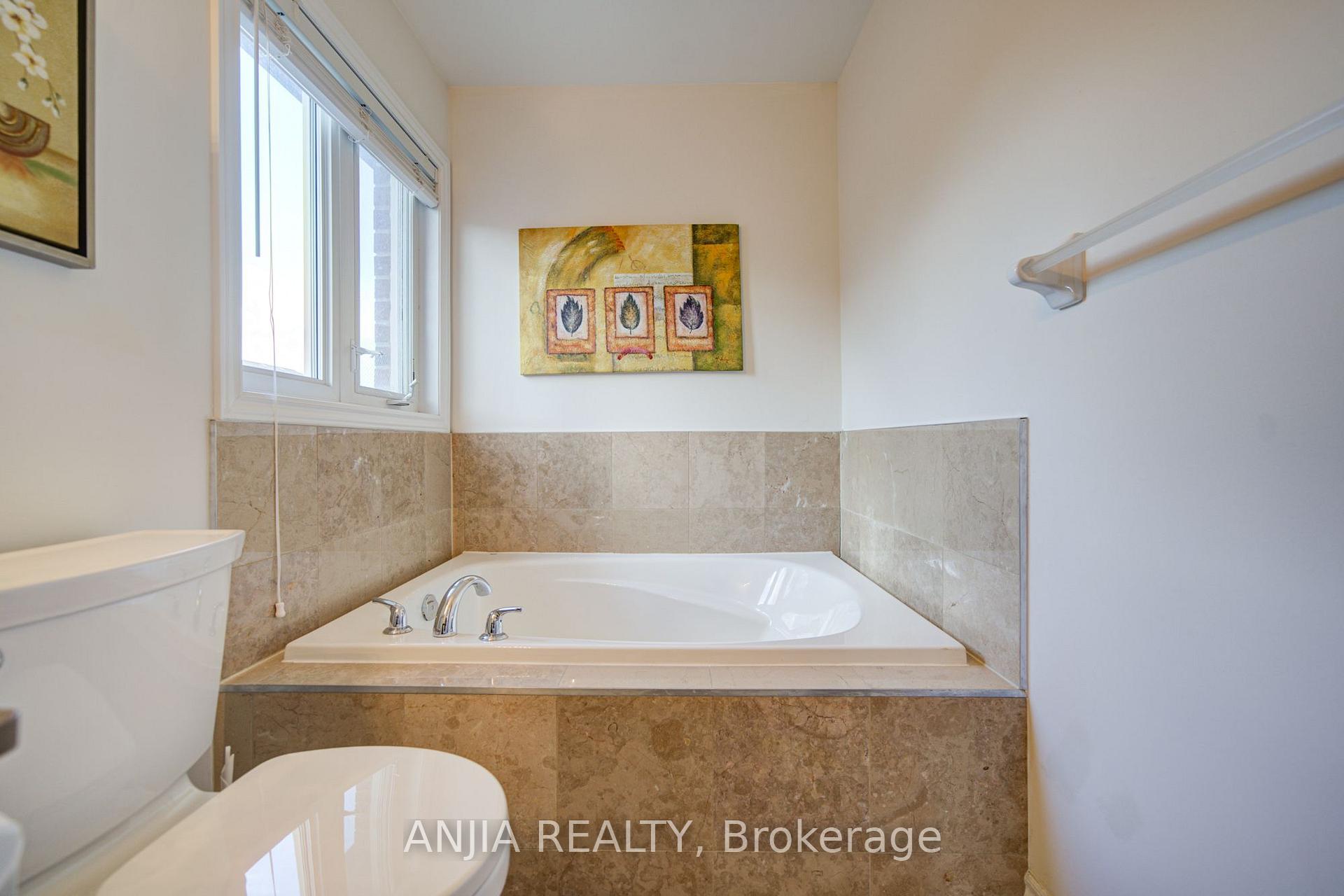 Photo 34 of 92 Carolina Rose Crescent, Markham, Wismer — HOMEH
