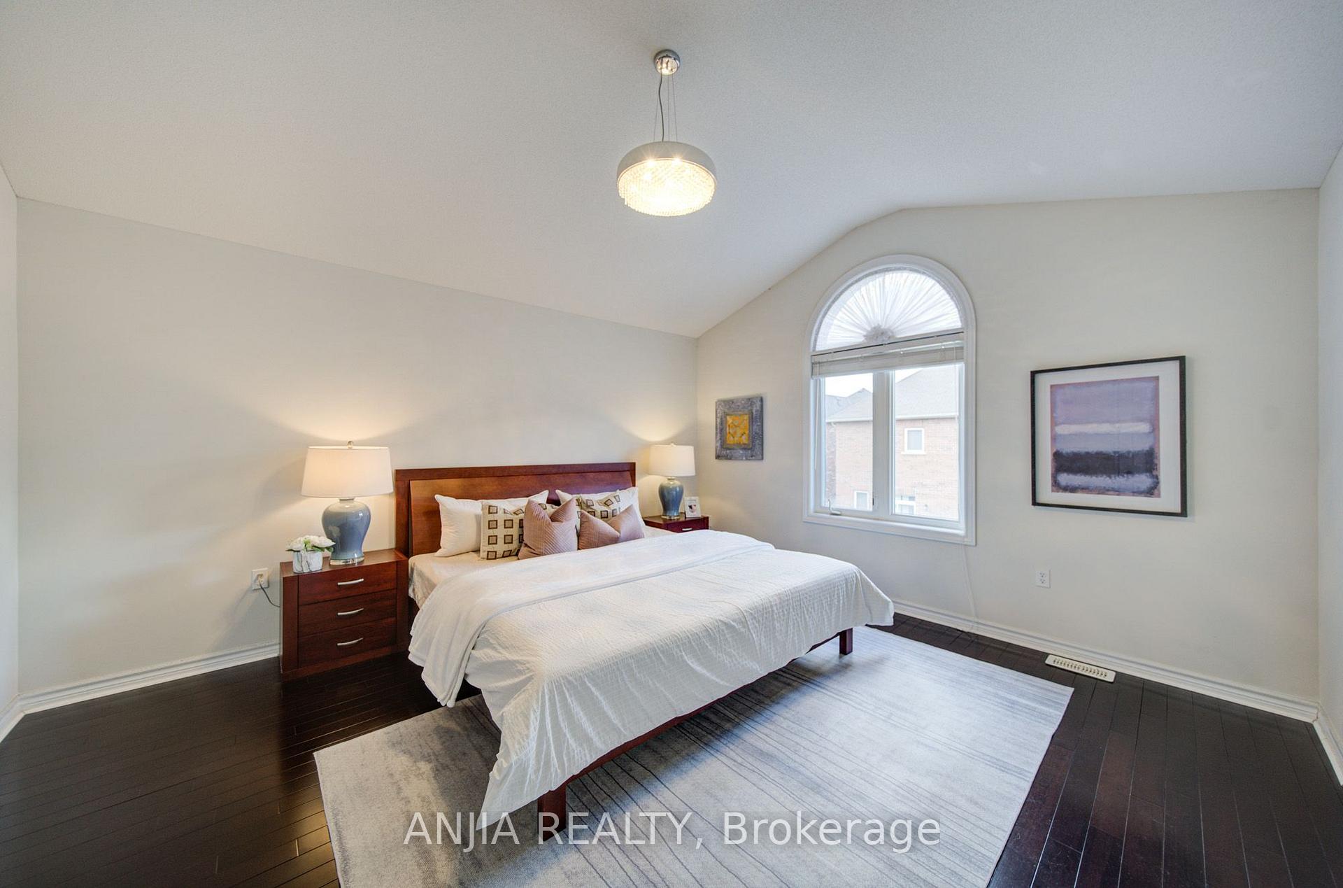 Photo 38 of 92 Carolina Rose Crescent, Markham, Wismer — HOMEH