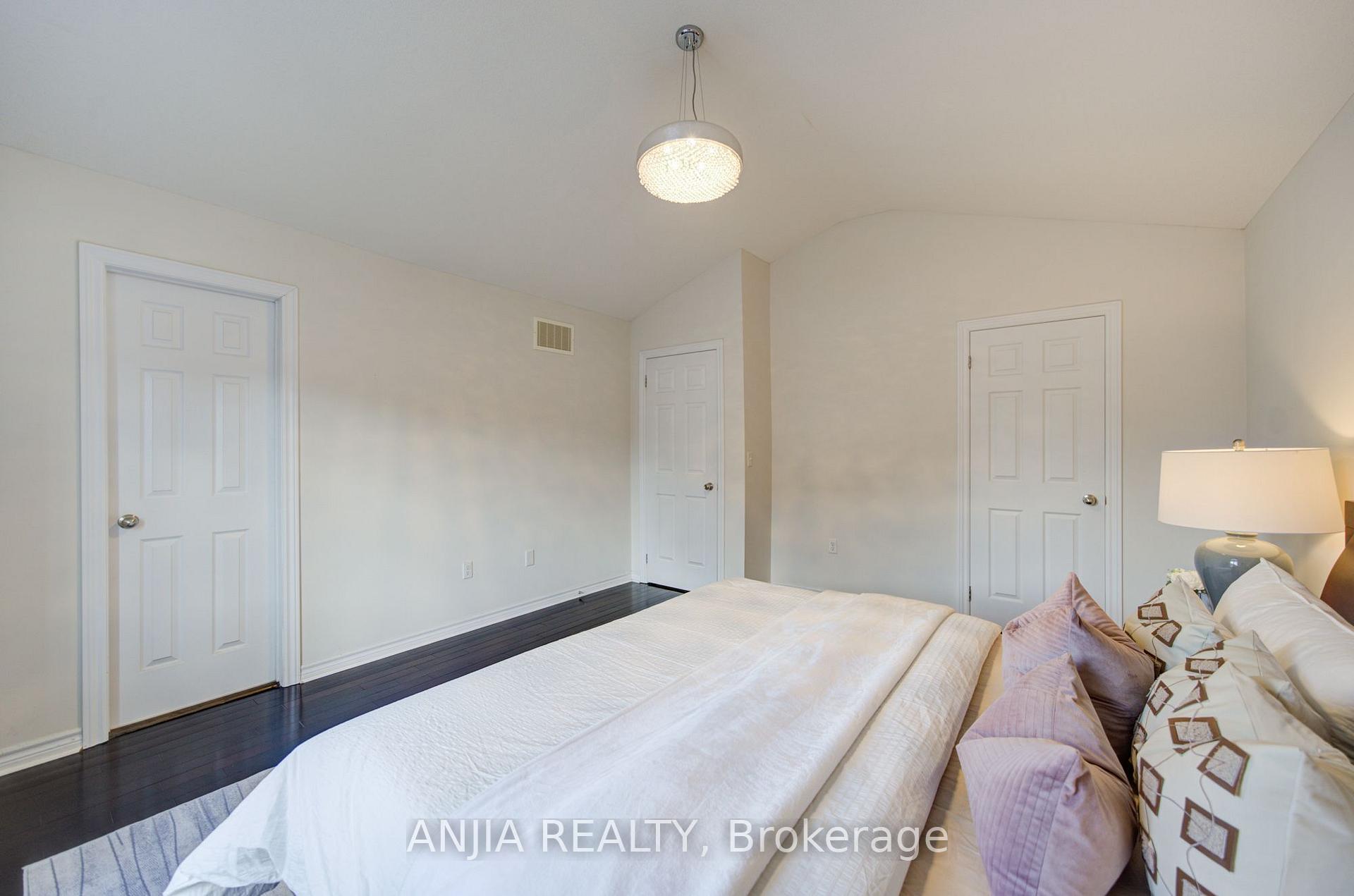 Photo 39 of 92 Carolina Rose Crescent, Markham, Wismer — HOMEH