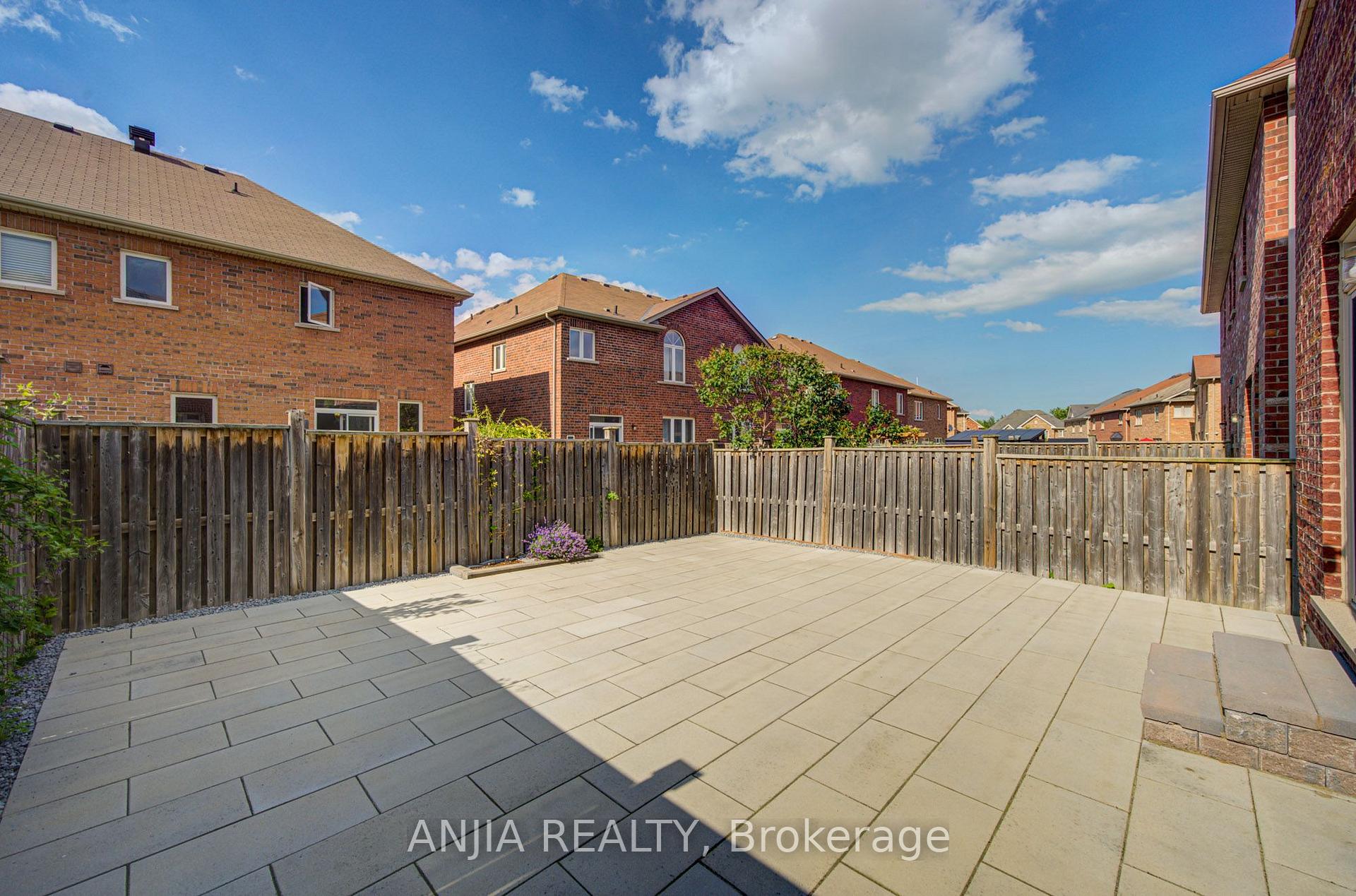 Photo 46 of 92 Carolina Rose Crescent, Markham, Wismer — HOMEH